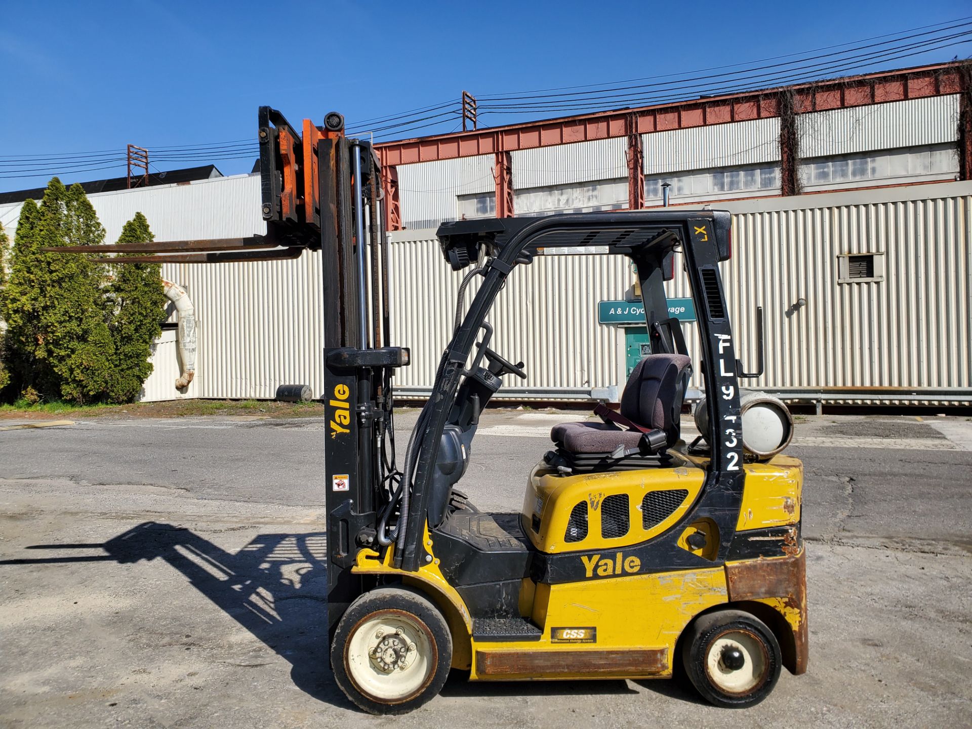 Yale GLC050LXNDAV062 4,000 lb Forklift - Image 7 of 14