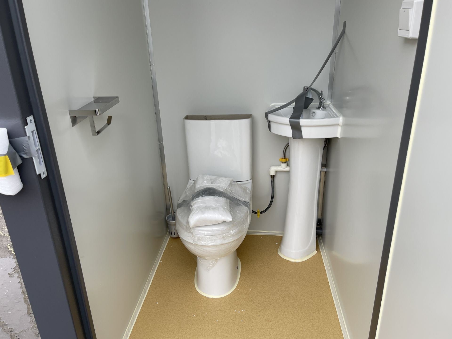 Brand New Bastone Double Mobile Bathroom (NY654) - Image 5 of 14