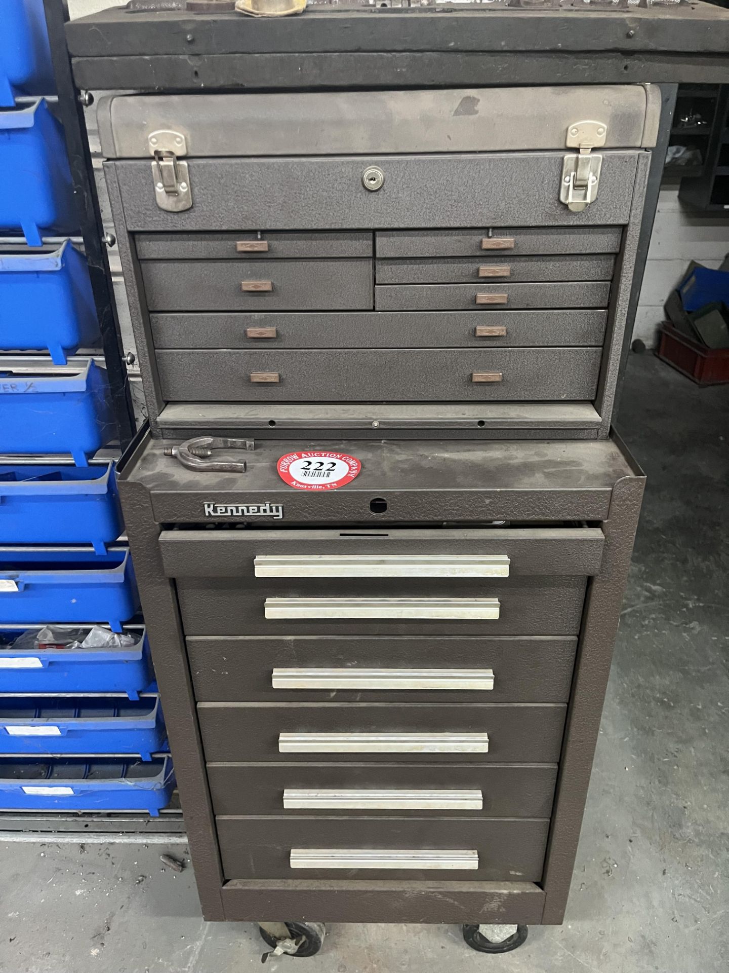 Kennedy Tool Box on casters w/Contents Dies and Die Handle, Thread Gauges, Pin Gauges, etc.