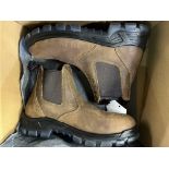 Contents of pallet - approx. (15) Byson Smith work boots, assorted sizes, new in box
