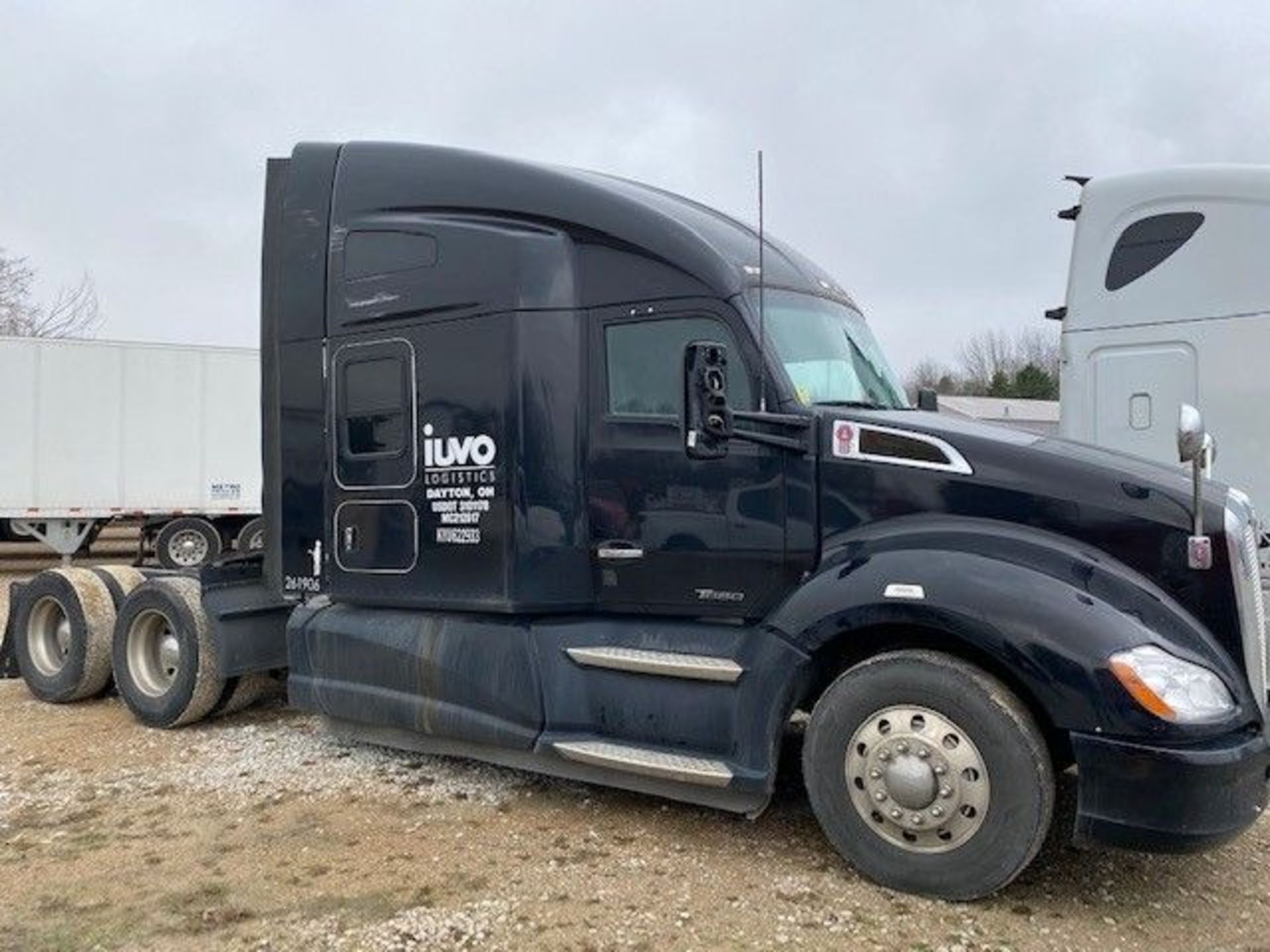 2016 Kenworth T680 Truck Tractor, Sleeper Cab Condo Type (Black)