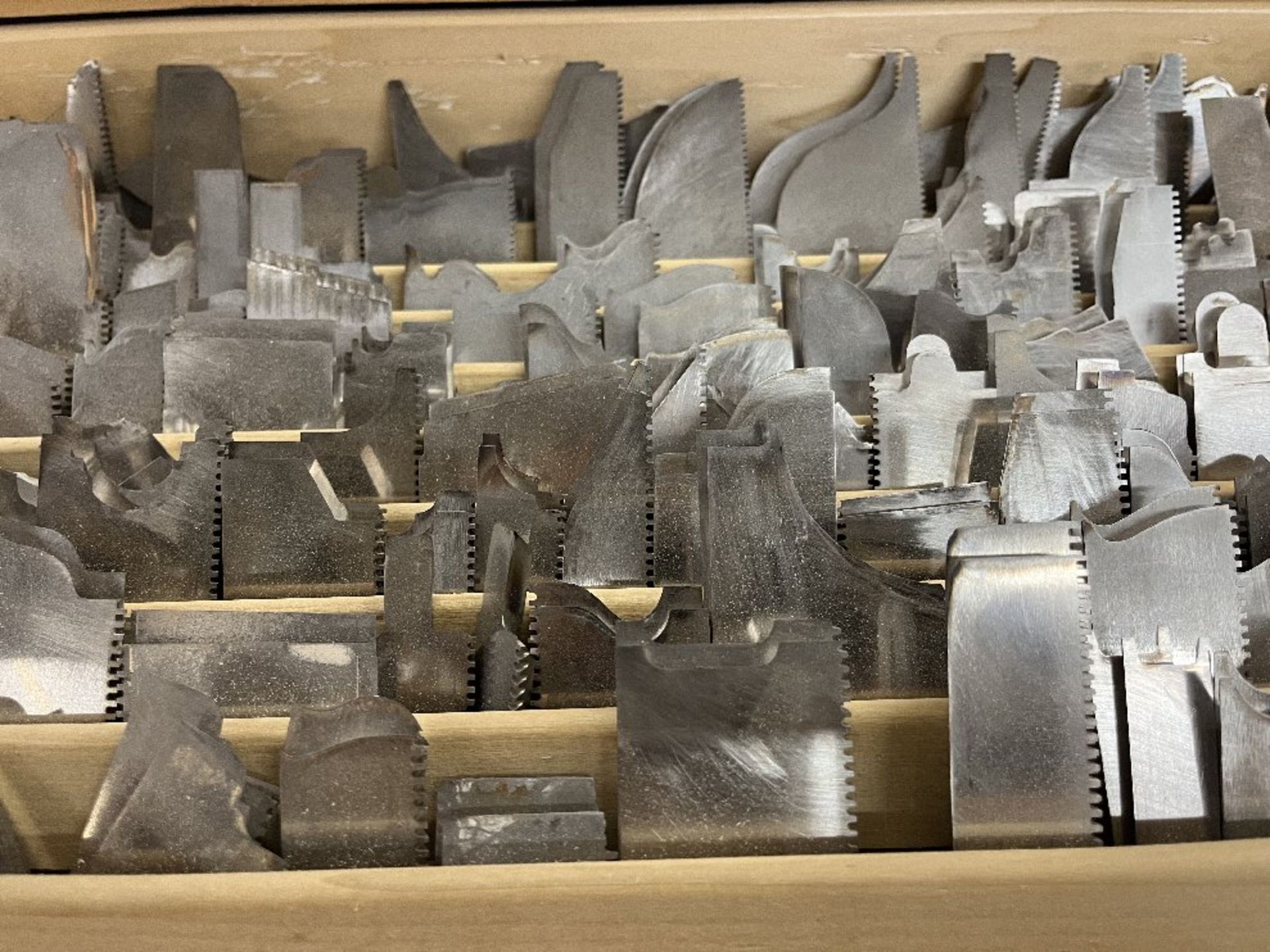 Assorted Bevel Edged Shaper Knives - Image 2 of 2