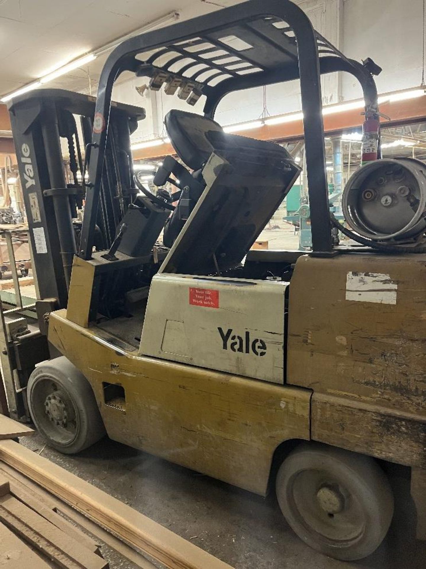 Yale Model GLC080LOSBE080 8,000lb. Capacity, LP Gas, Solid Tire Forklift with Side Shift