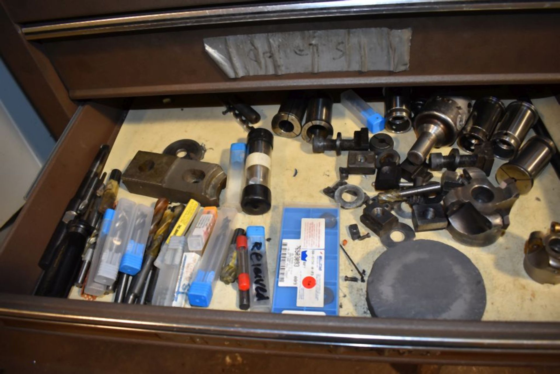 SEVEN DRAWER WATERLOO TOOL BOX WITH CONTENTS; COLLETS, HOLD DOWNS, DRILL ORGANIZER, ETC. - Image 4 of 6