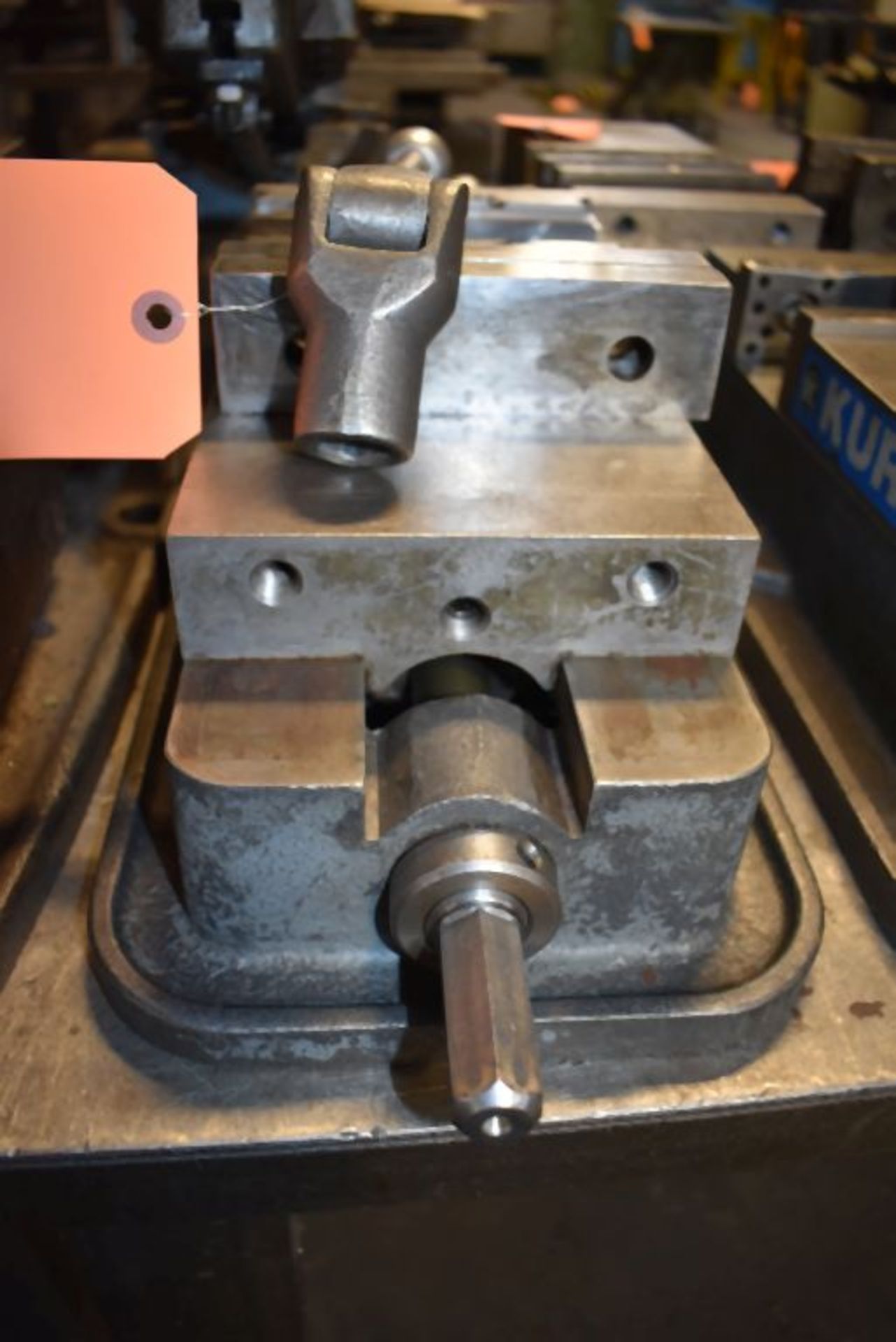6" MACHINE VISE WITH EXTRA JAWS - Image 2 of 2