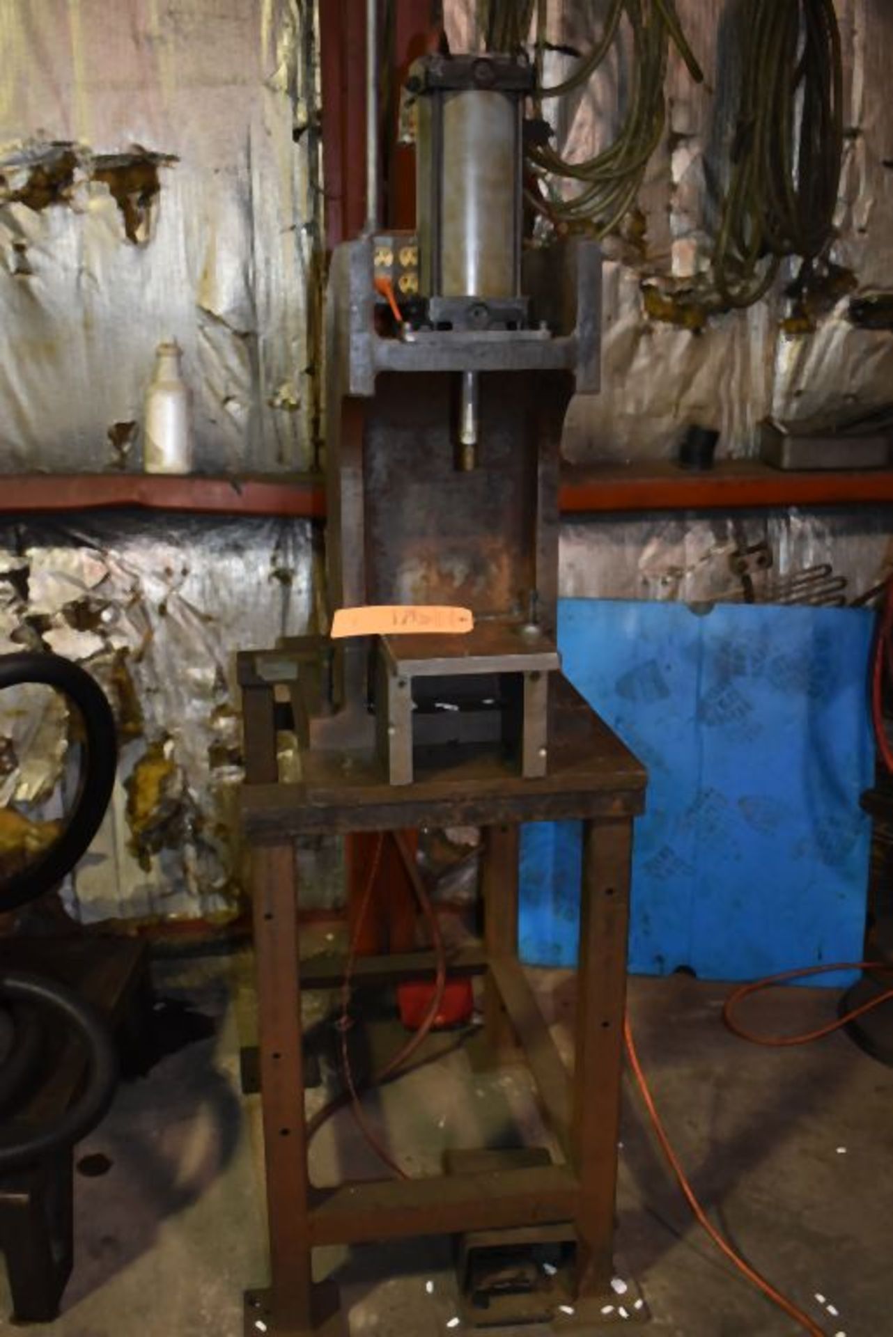 ELECTRIC AIR PRESS ON STAND