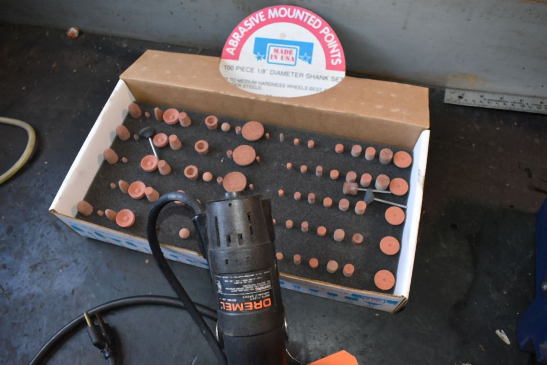 DREMEL ROTARY TOOL MODEL 332-5 AND BOX OF ABRASIVE BITS - Image 2 of 2