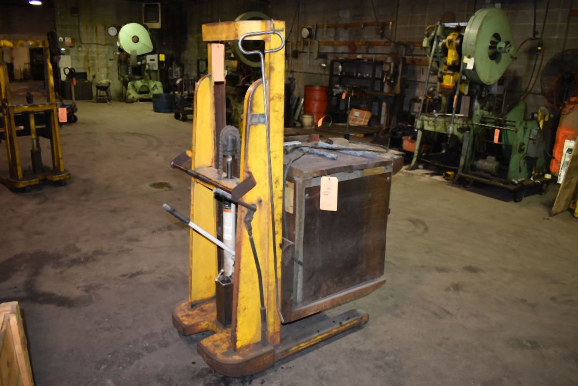 BIG JOE HYDRAULIC DIE LIFT, MODEL 2154, S/N: 41863, 1,000 LB. CAPACITY