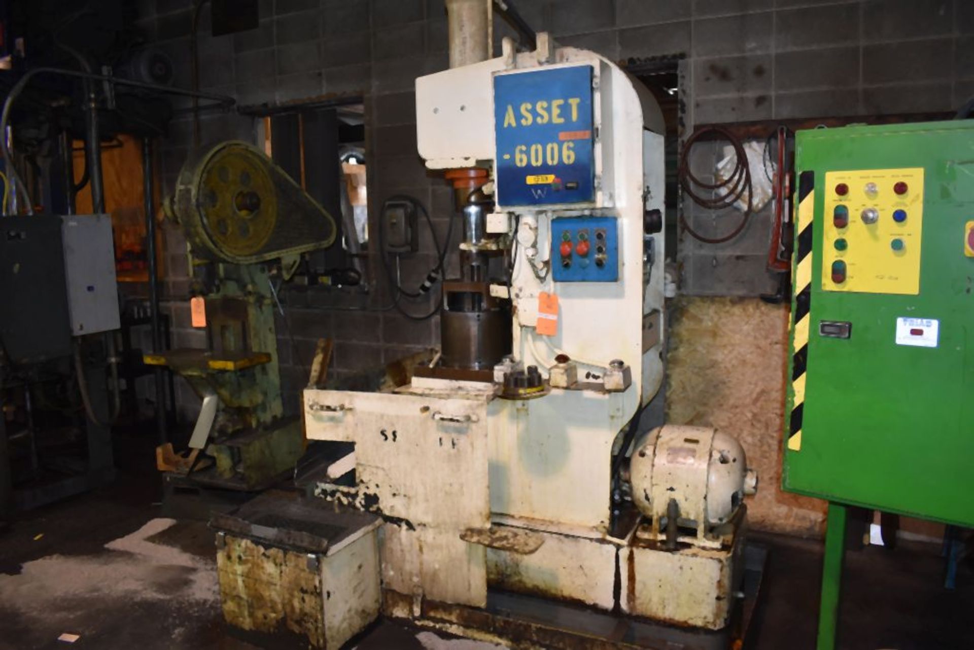 HANNIFIN HYDRAULIC PRESS, DUAL PALM BUTTONS, 12" STR., 7.5 H.P. MOTOR - Image 4 of 4