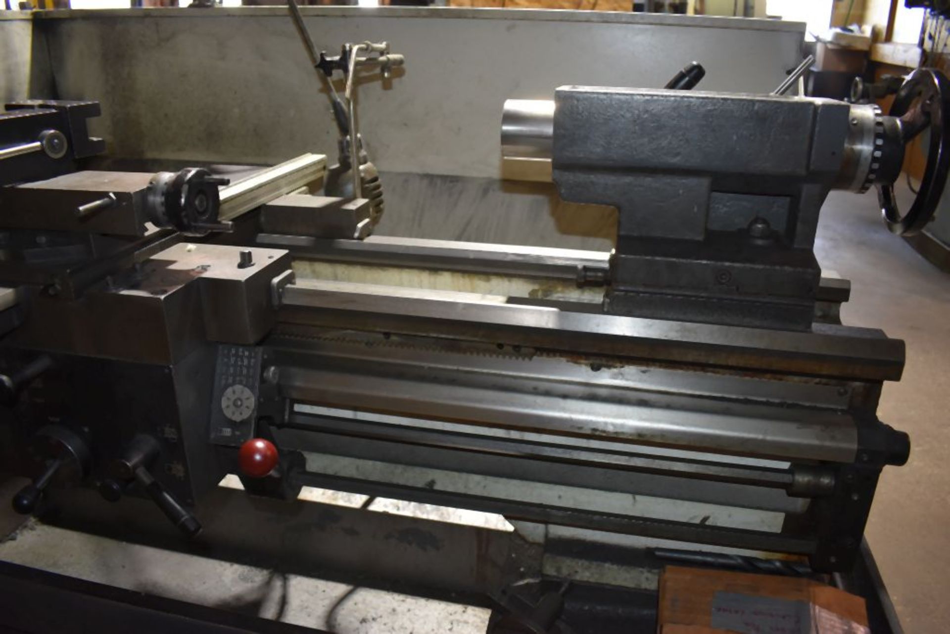 (1995) CLAUSING COLCHESTER GAP BED LATHE, MODEL TRIUMPH G/H, S/N: GT0064, SET-TRU 10" 3-JAW CHUCK, - Image 6 of 9