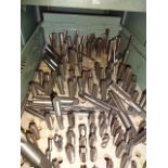 LOT: ASSORTED TAPS (IN CABINET DRAWER)