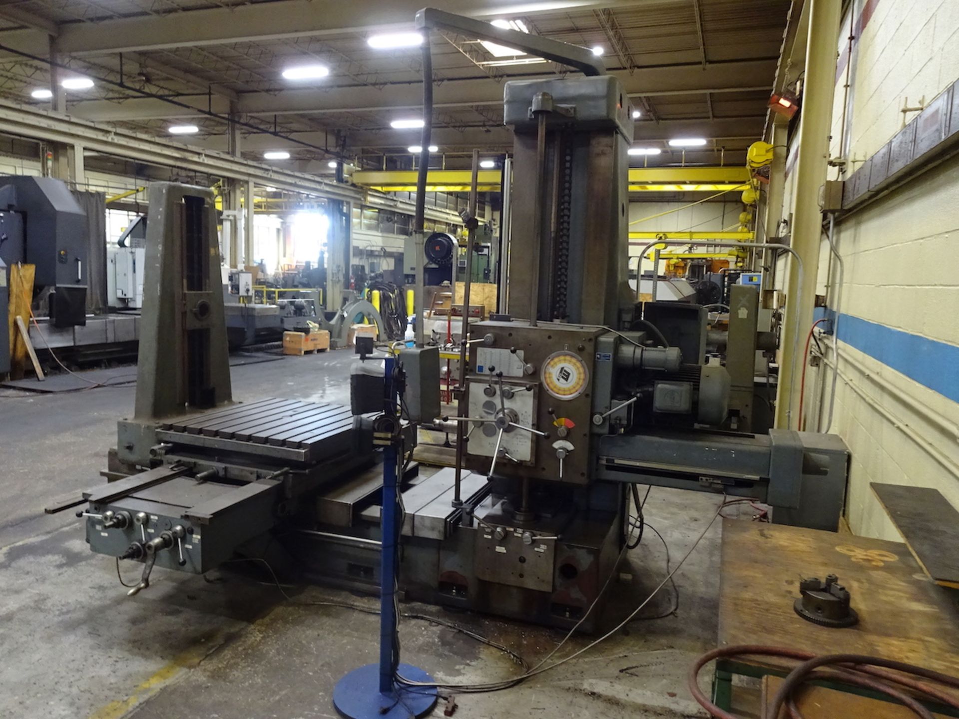 MEUSER MODEL M76BFS HORIZONTAL BORING MILL, S/N M76BFS-45286, 39 X 39 BUILT-IN ROTARY TABLE, 7. - Image 15 of 20