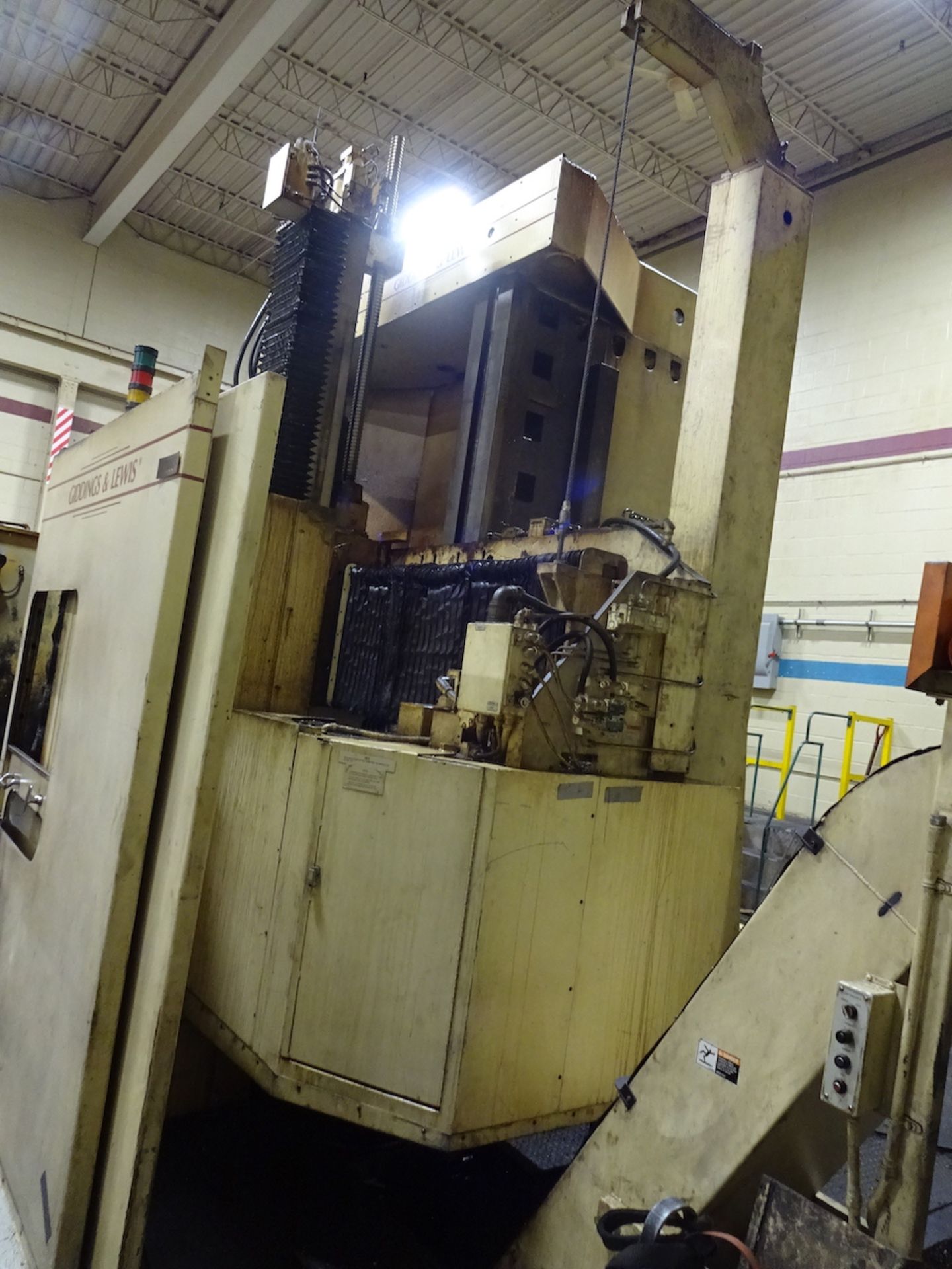 1999 GIDDINGS & LEWIS 84 IN. MODEL 84VTC CNC VERTICAL BORING MILL, S/N 515-0031-99, 96 IN. SWING, 84 - Image 18 of 36