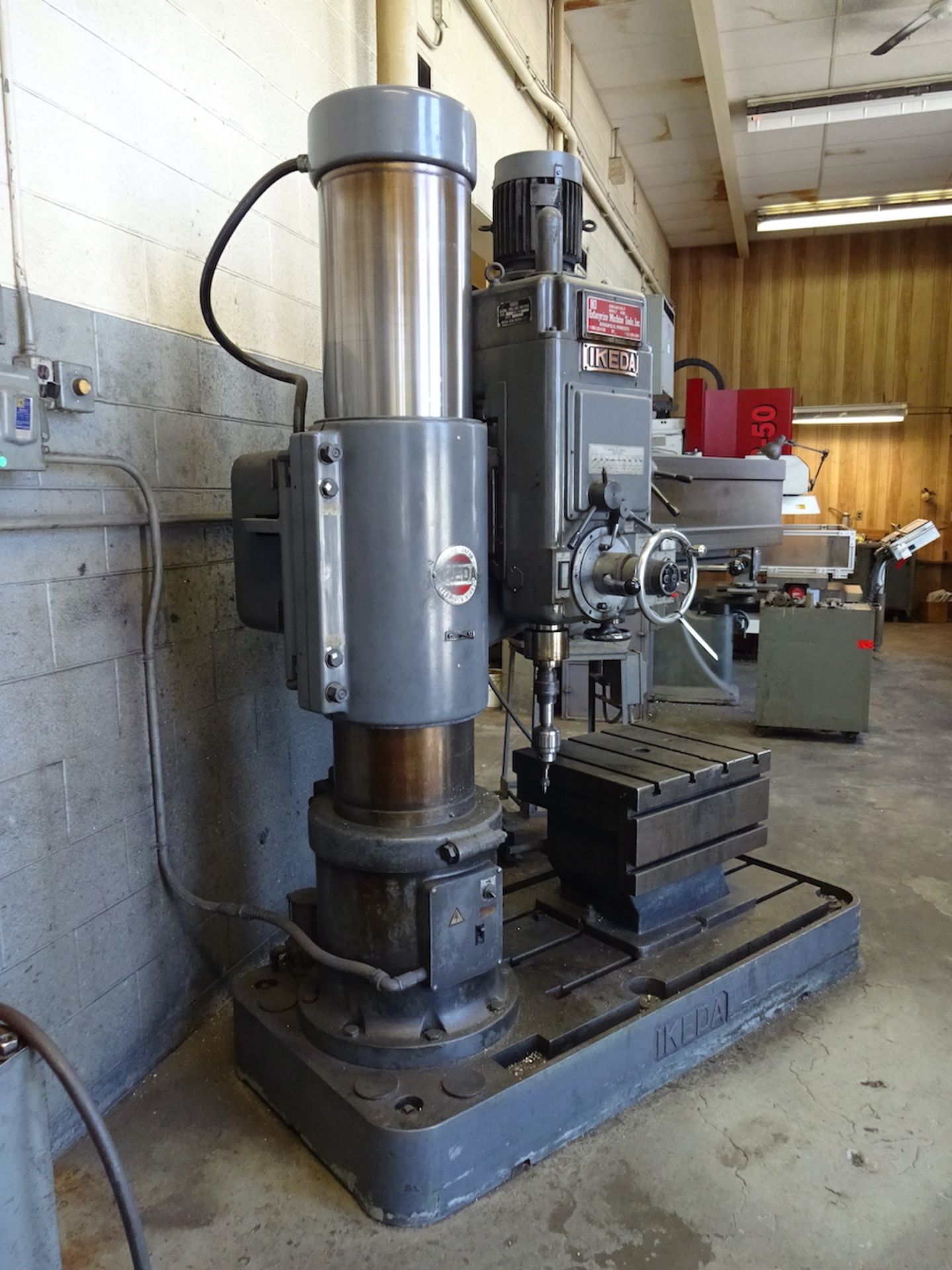 IKEDA 13 IN. COL. X 4 FT. ARM (APPROX.) MODEL RM1175 RADIAL ARM DRILL, S/N 83039 (1983), 30-1500 - Image 2 of 11