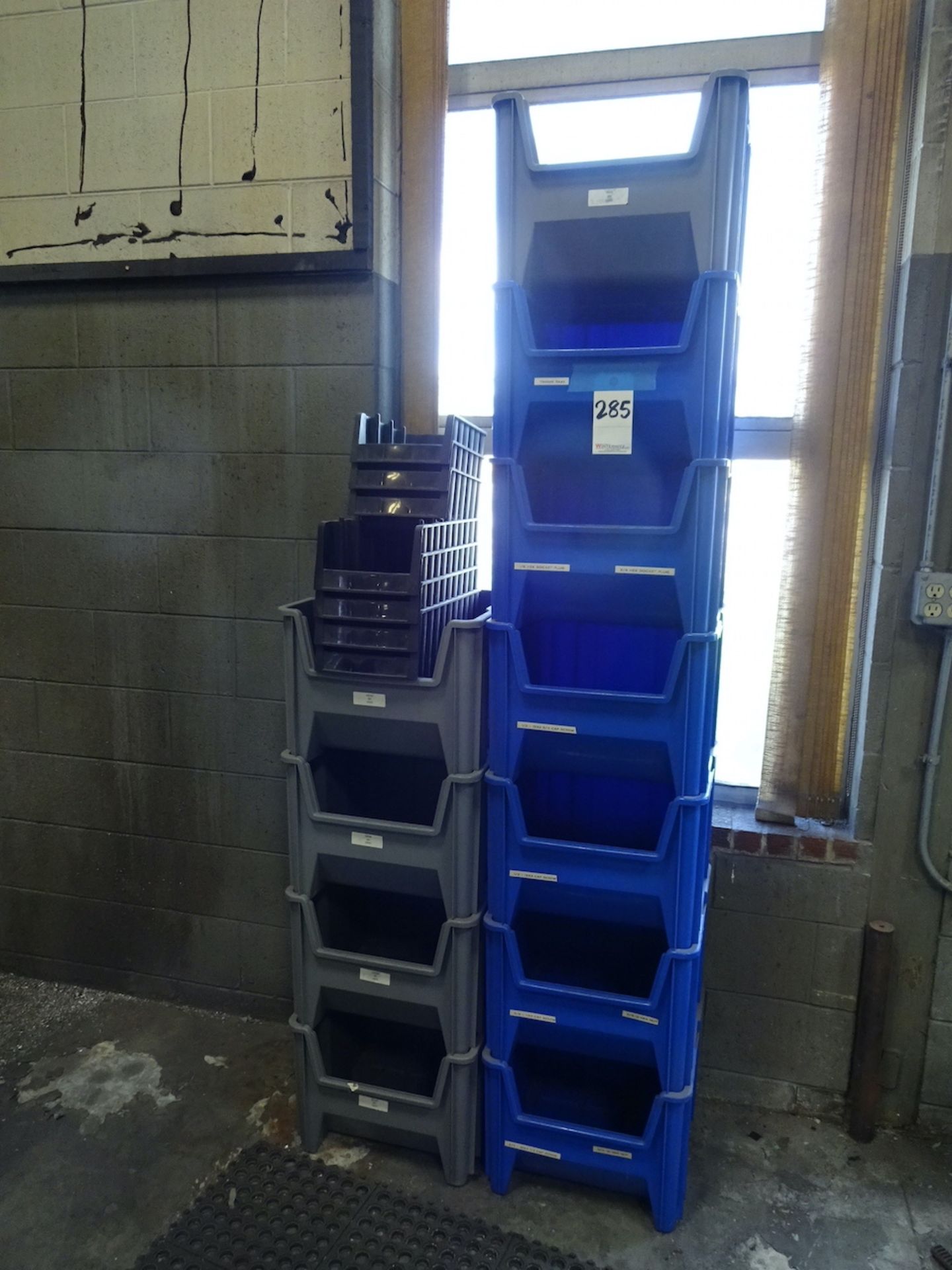 LOT: ASSORTED PLASTIC STACKING BINS