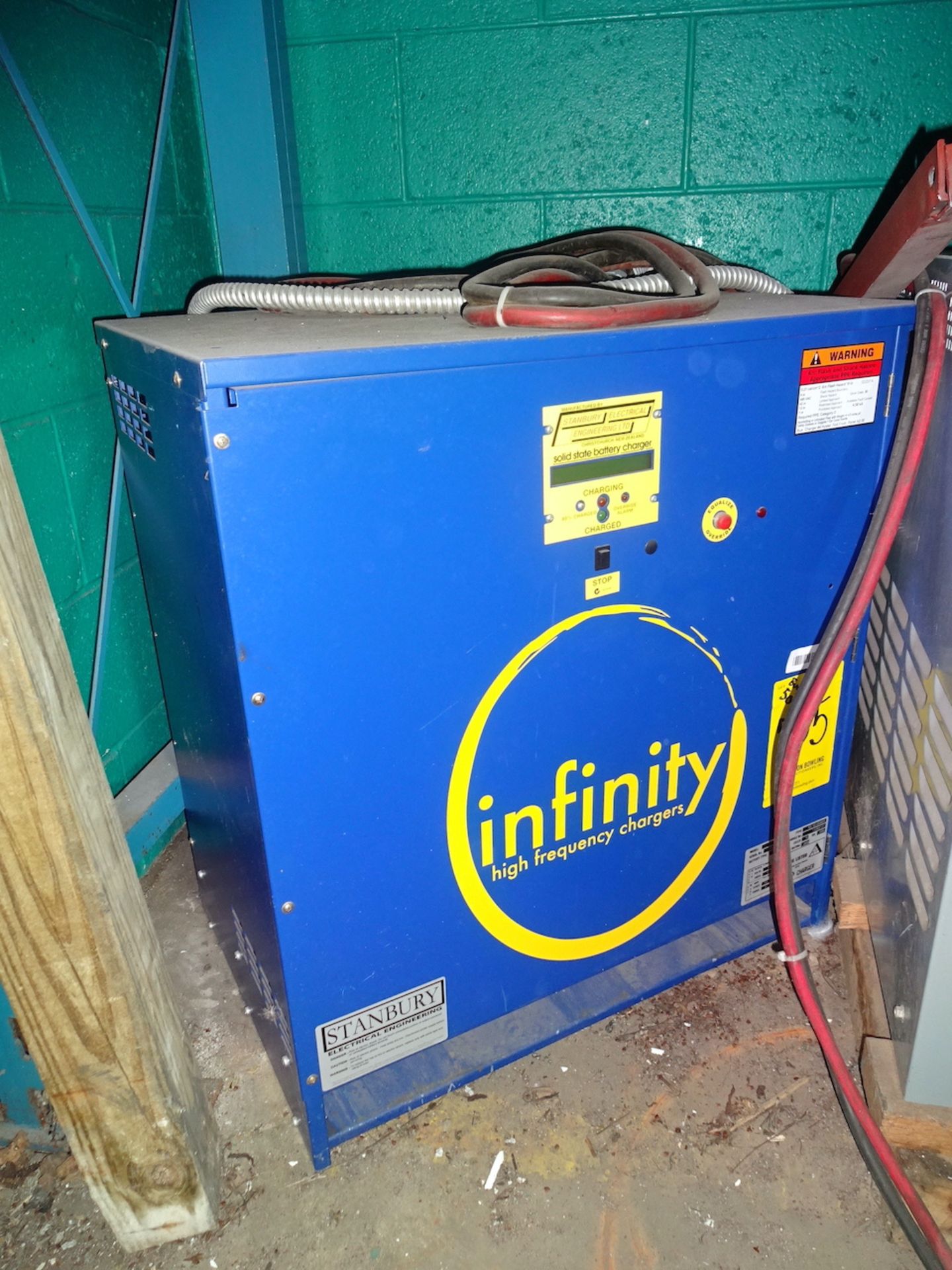 INFINITY MODEL PEI 18/10 TYPE PEI 18/1050R25 18-CELL INDUSTRIAL BATTERY CHARGER, S/N 2012092002,