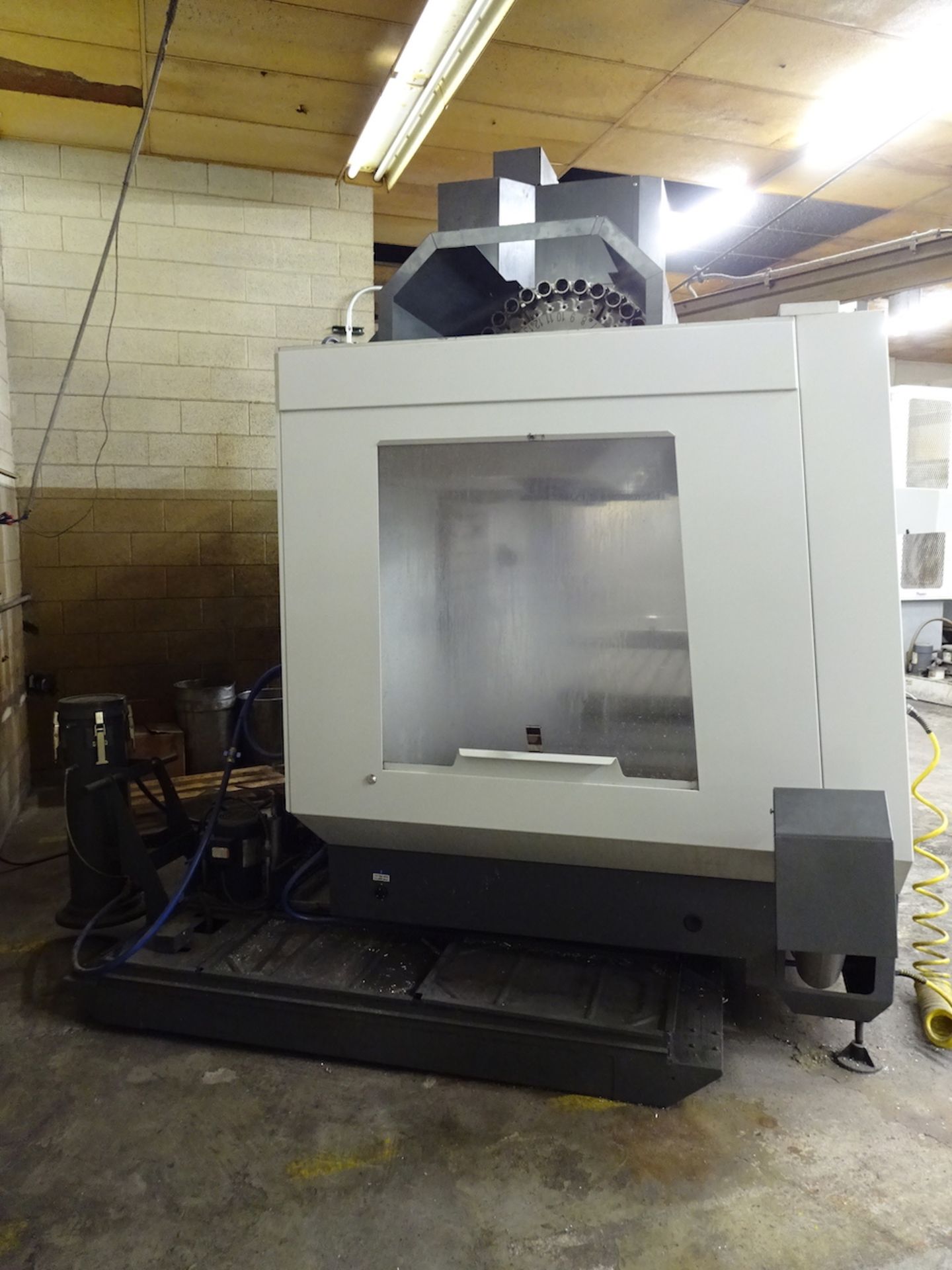 2019 HAAS MODE VF-5SS CNC VERTICAL MACHINING CENTER, S/N 1165155, 30-TOOL SIDEMOUNT ATC, HAAS CNC - Image 4 of 25