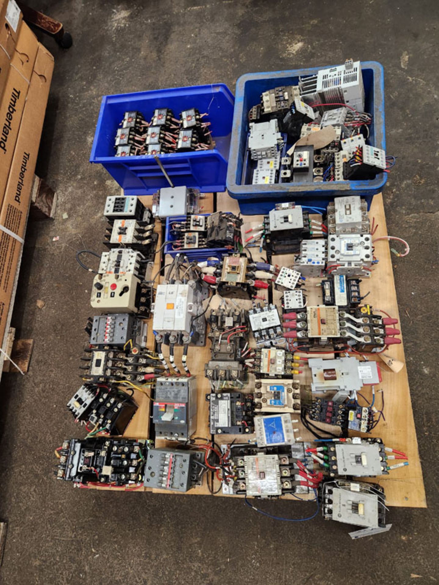 LOT OF CONTACTORS, STARTERS , RELAYS AND MISC