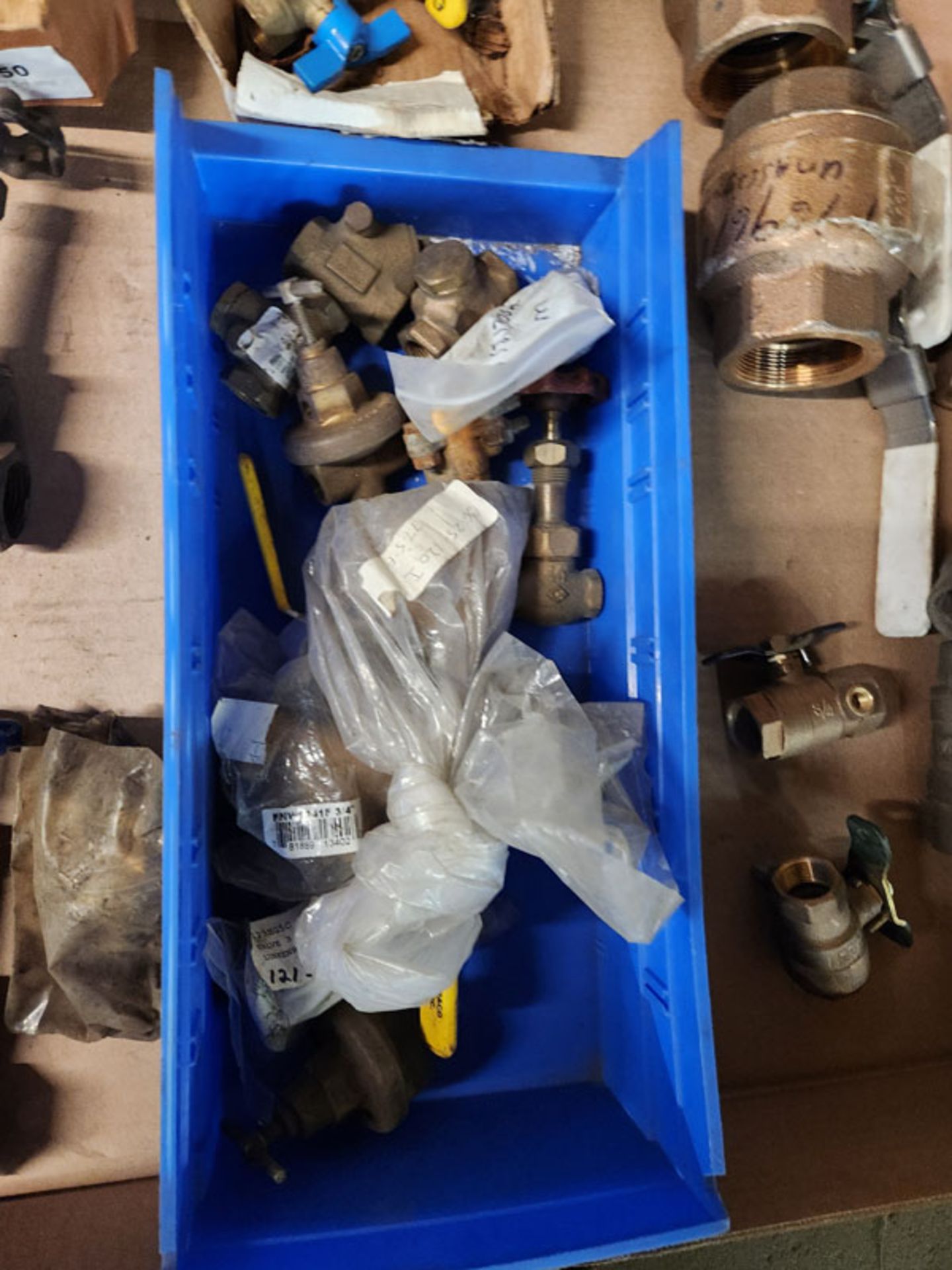 LOT OF BRASS VALVES - Image 6 of 10