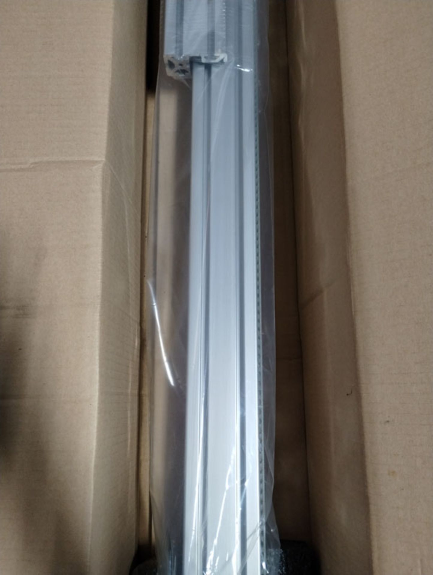 88" LINEAR ACTUATOR PART# 10935A01 -- Lot located at second location: 6800 Union ave. , Cleveland OH - Image 4 of 11