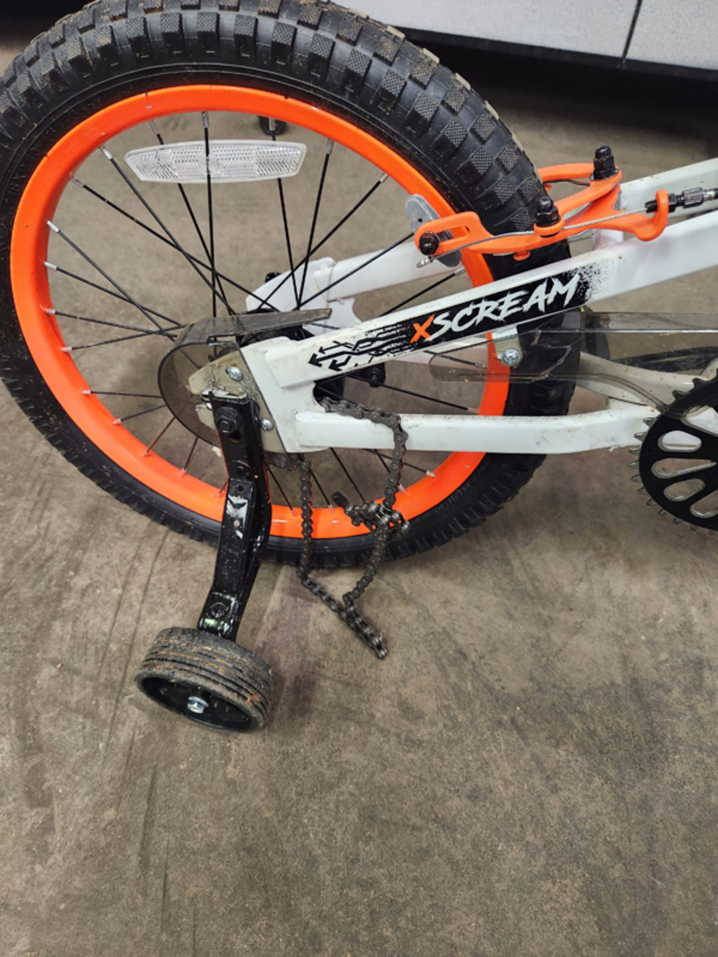 KIDS OZONE BIKE WITH TRAINING WHEELS - NEEDS NEW CHAIN AND ADJUSTMENT ON BACK TIRE - Image 2 of 7