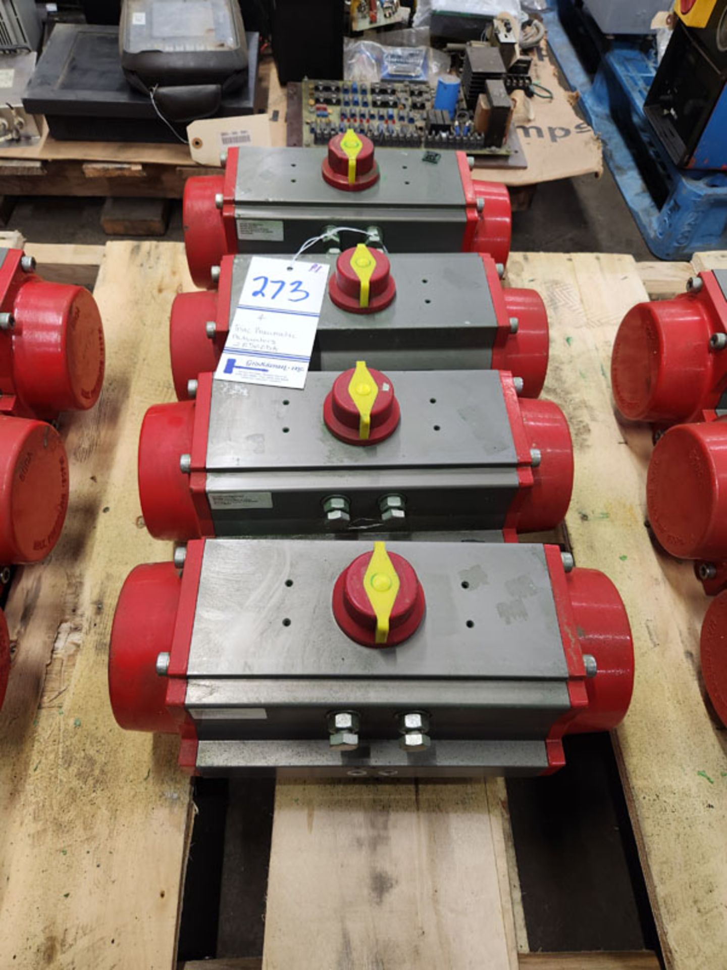 4 TRIAC PNEUMATIC ACTUATORS 2R500DA