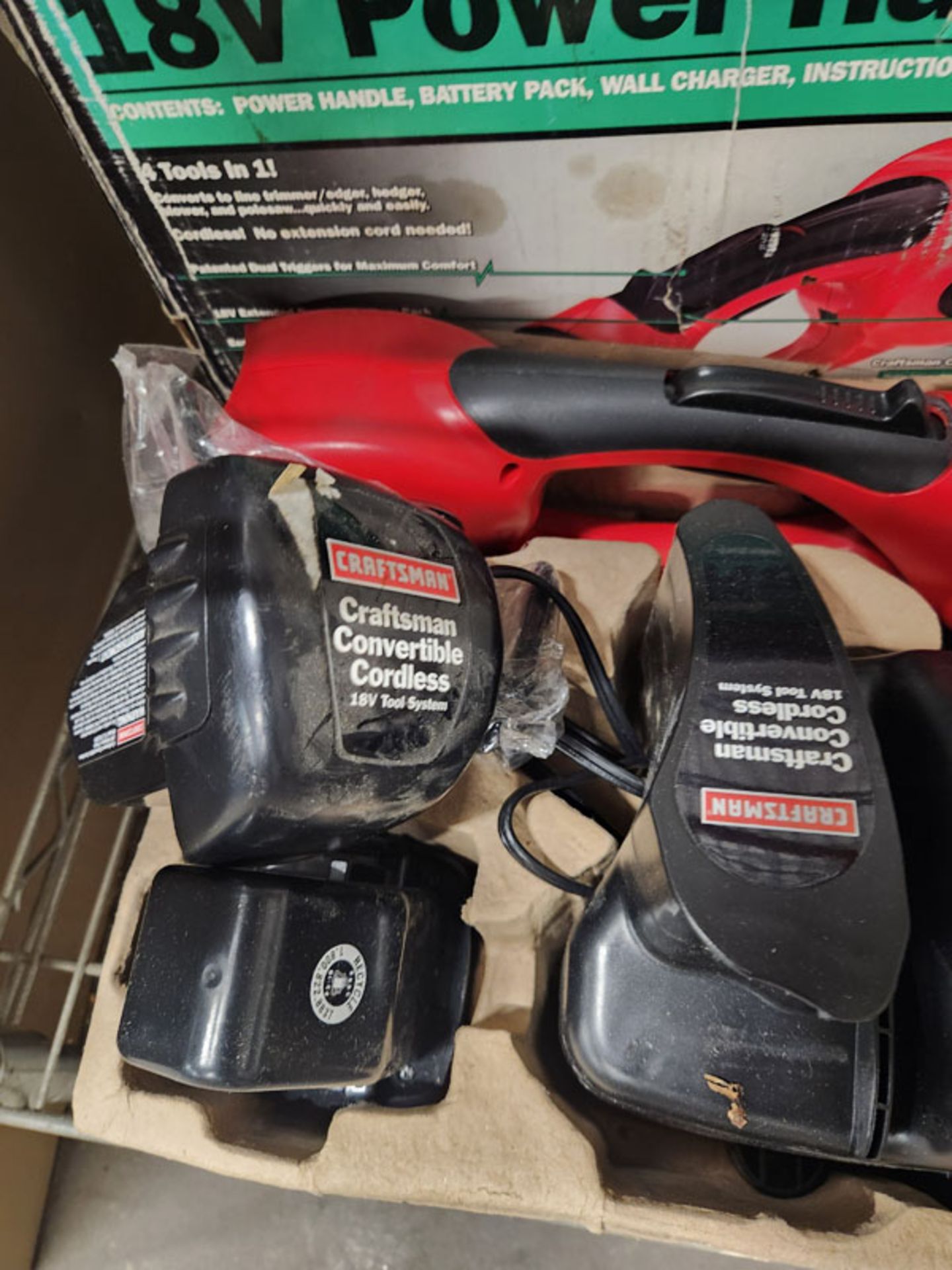 CRAFTSMAN 18V CONVERTIBLE CORDLESS 4 IN 1 POWER HANDLE WITH EXTRA BATTERIES #7174291 - Image 2 of 3