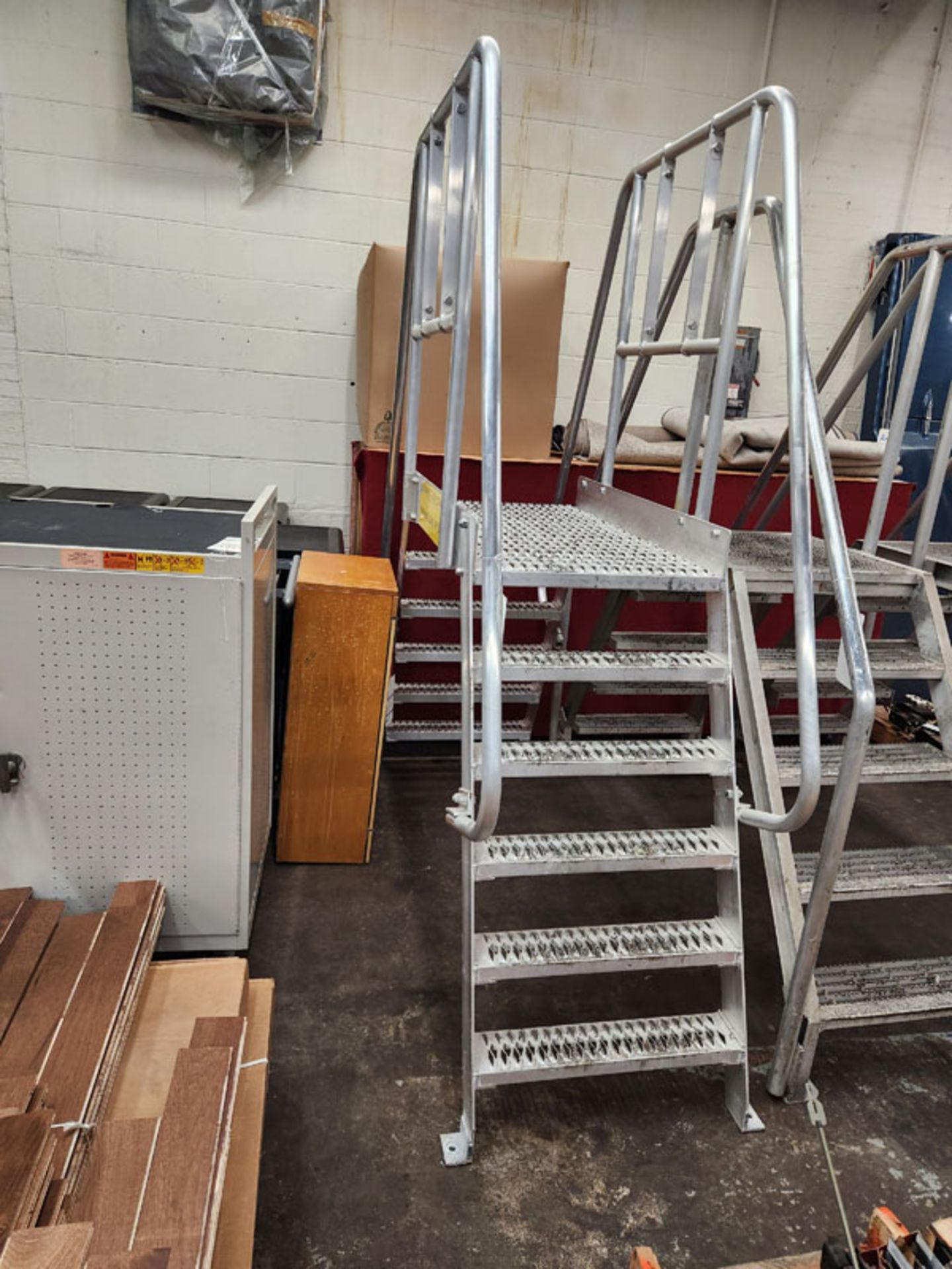 6 STEP BRIDGE LADDER 74" BASE, 46-1/2" WIDE PLATFORM