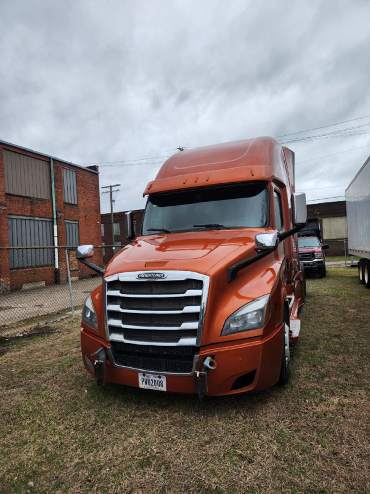 2018 FREIGHTLINER CASADIA 126 SLEEPER CAB VIN#: 3AKJHHDR8JSJS7273 C65 MILEAGE: 635,995 - Image 2 of 21