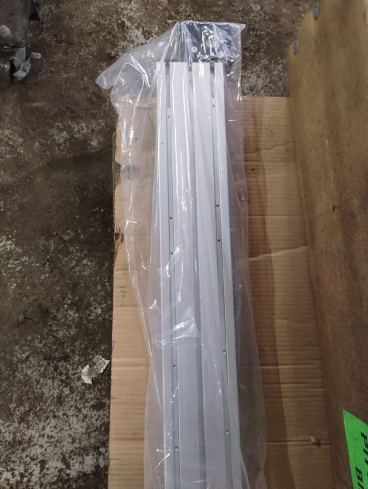 62" LINEAR ACTUATOR PART# 8676A01 -- Lot located at second location: 6800 Union ave. , Cleveland OH - Image 8 of 11