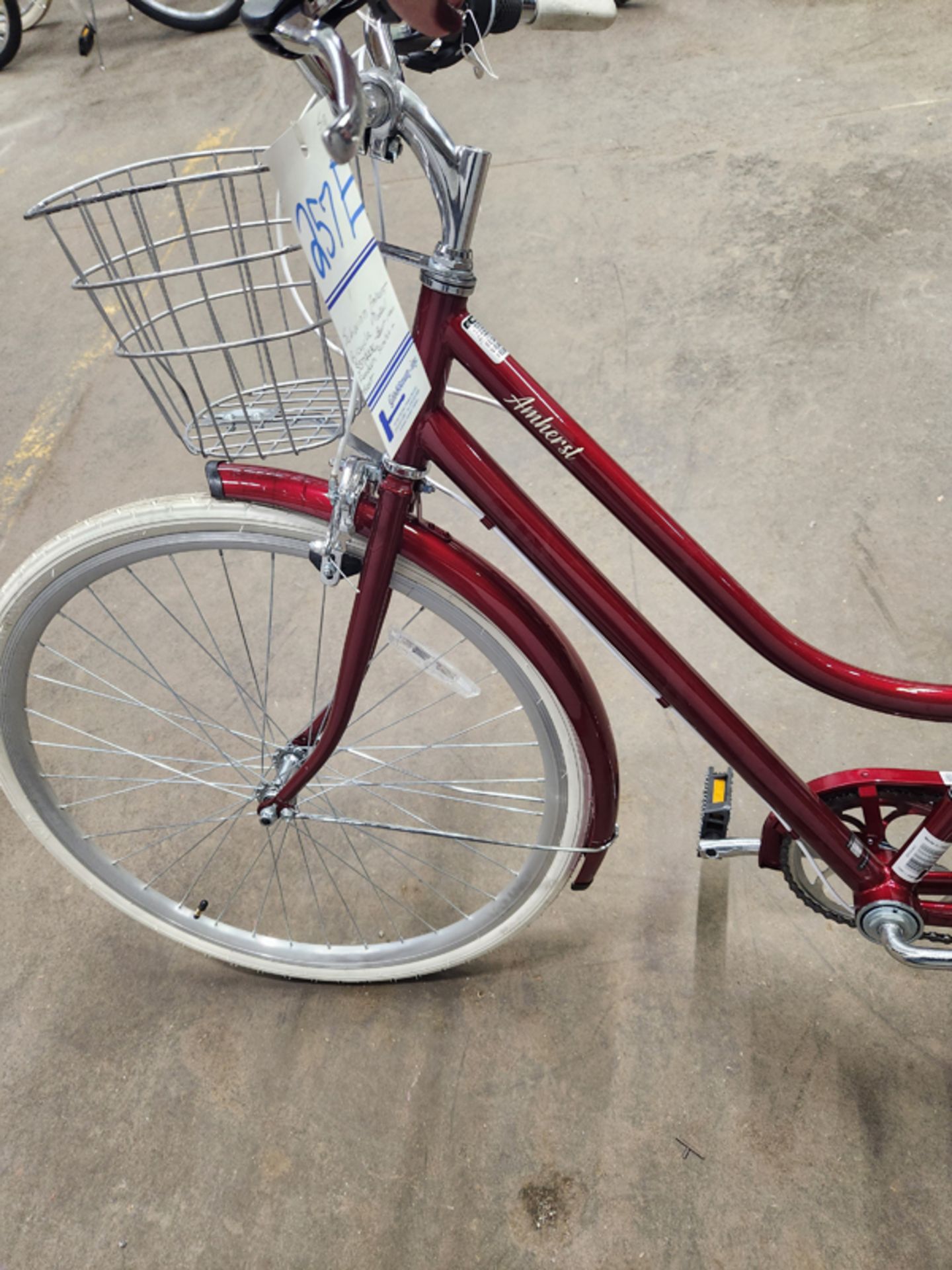 SCHWINN AMHERST BICYCLE MODEL: S5741AC - SCRATCH AND DENT - BENT REAR FENDER - Image 13 of 13