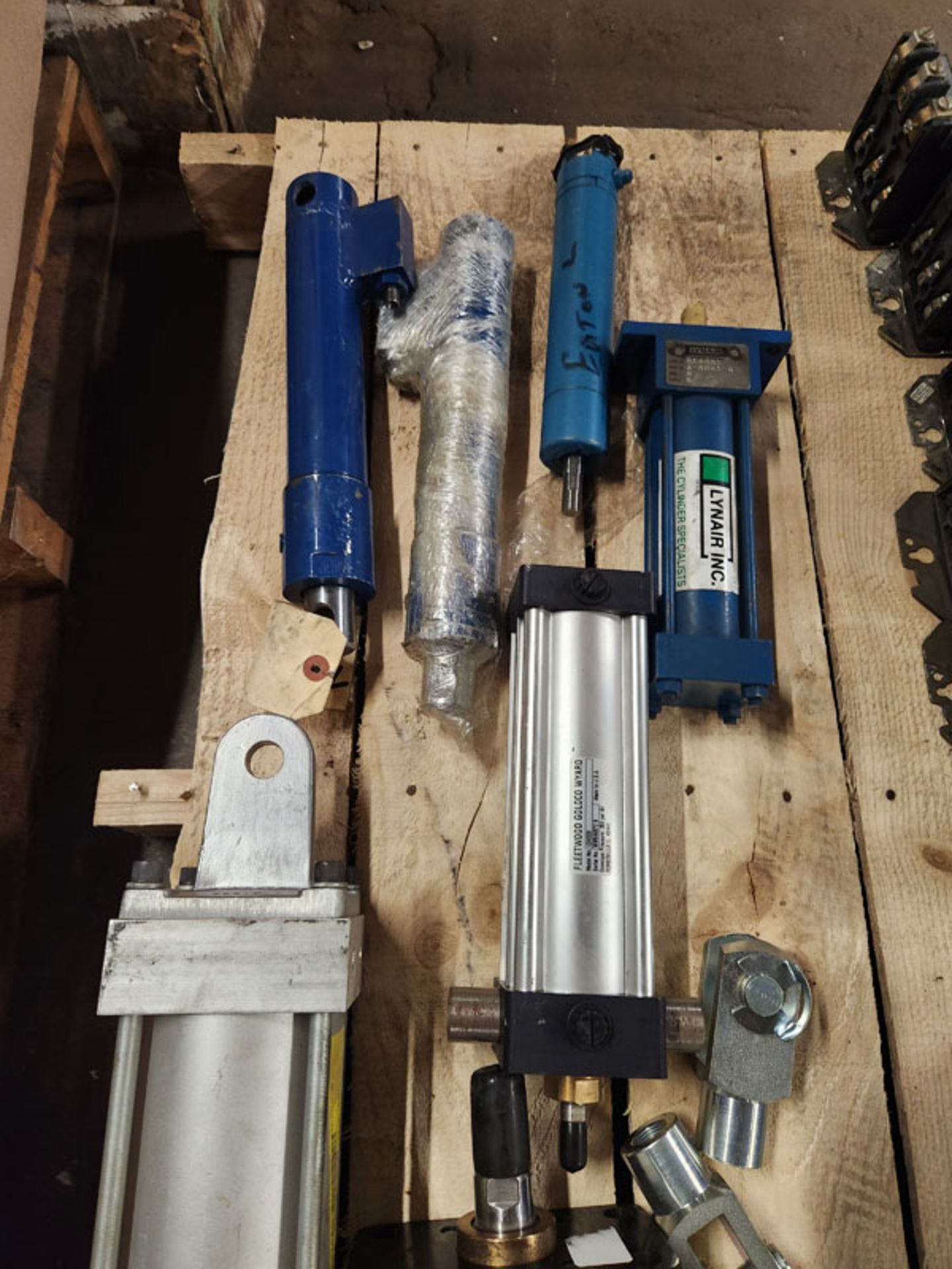 LOT OF ASSORTED CYLINDERS AND PARTS - Image 6 of 6