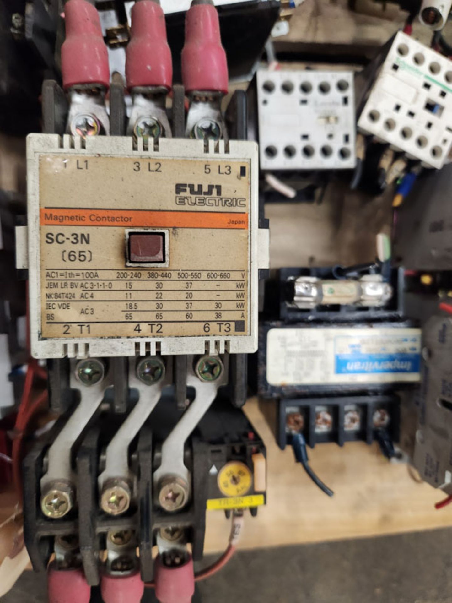 LOT OF CONTACTORS, STARTERS , RELAYS AND MISC - Image 5 of 10
