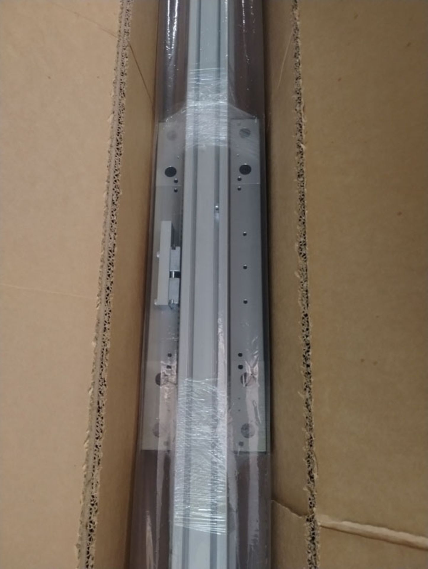 179" LINEAR ACTUATOR PART# 11237C01 --- Lot located at second location: 6800 Union ave. , Cleveland - Image 4 of 6