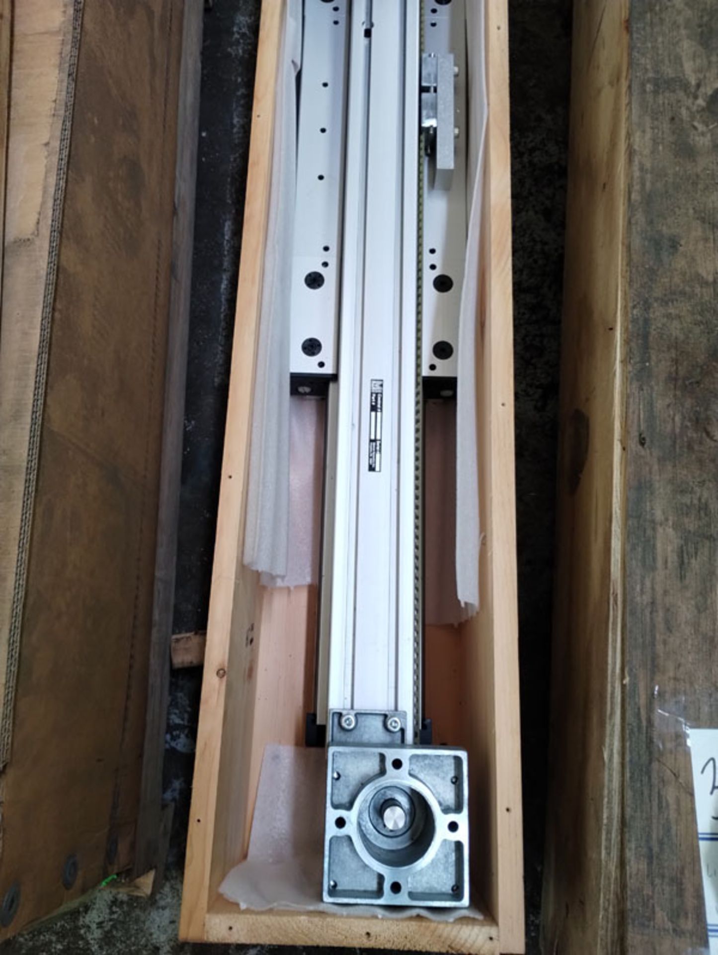 87" LINEAR ACTUATOR PART# 11237F01 -- Lot located at second location: 6800 Union ave. , Cleveland OH - Image 2 of 10