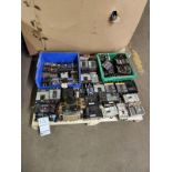 LOT OF 3A-30A BREAKERS