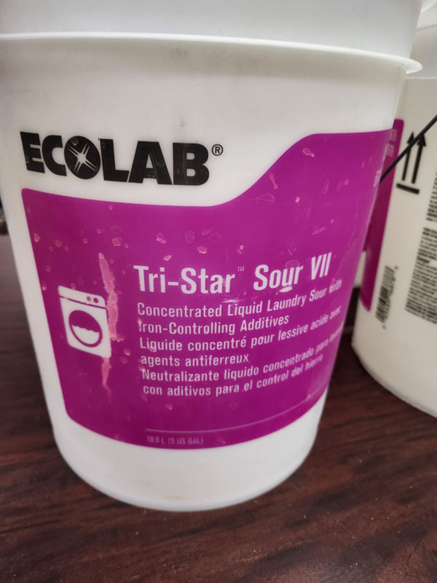 4 PALES OF ECOLAB 16878 TRI STAR SOUR VII CONCENTRATED LIQUID LAUNDRY SOUR - Image 2 of 3