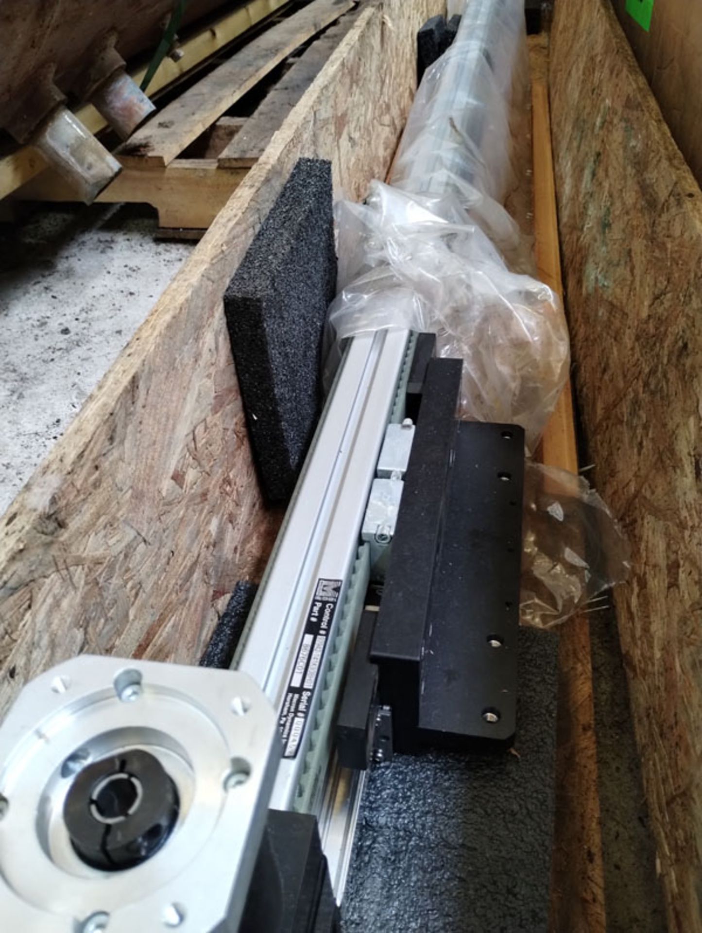 87" LINEAR ACTUATOR PART# 8676C01 -- Lot located at second location: 6800 Union ave. , Cleveland OH - Image 3 of 9