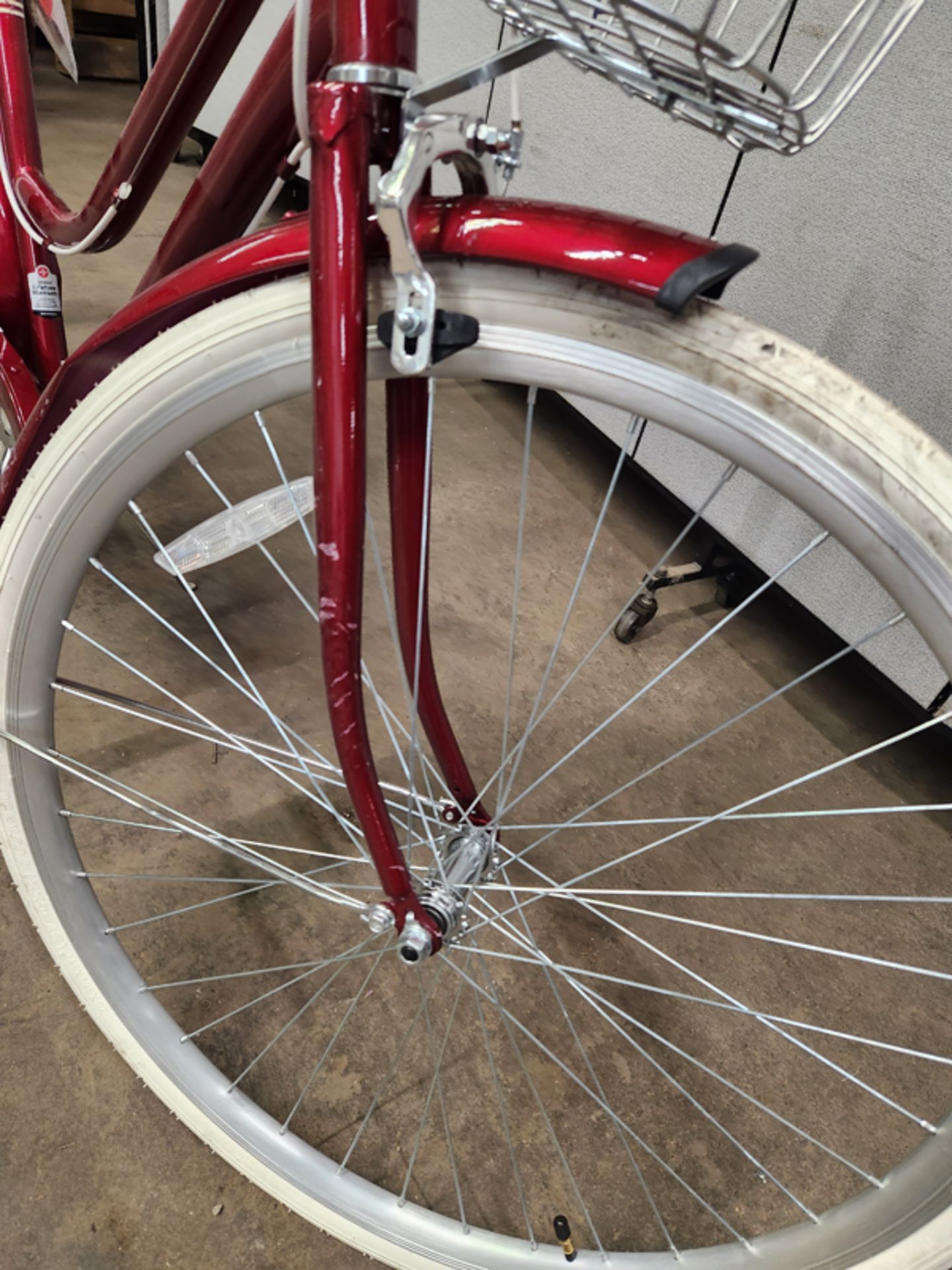 SCHWINN AMHERST BICYCLE MODEL: S5741AC - SCRATCH AND DENT - BENT REAR FENDER - Image 9 of 13