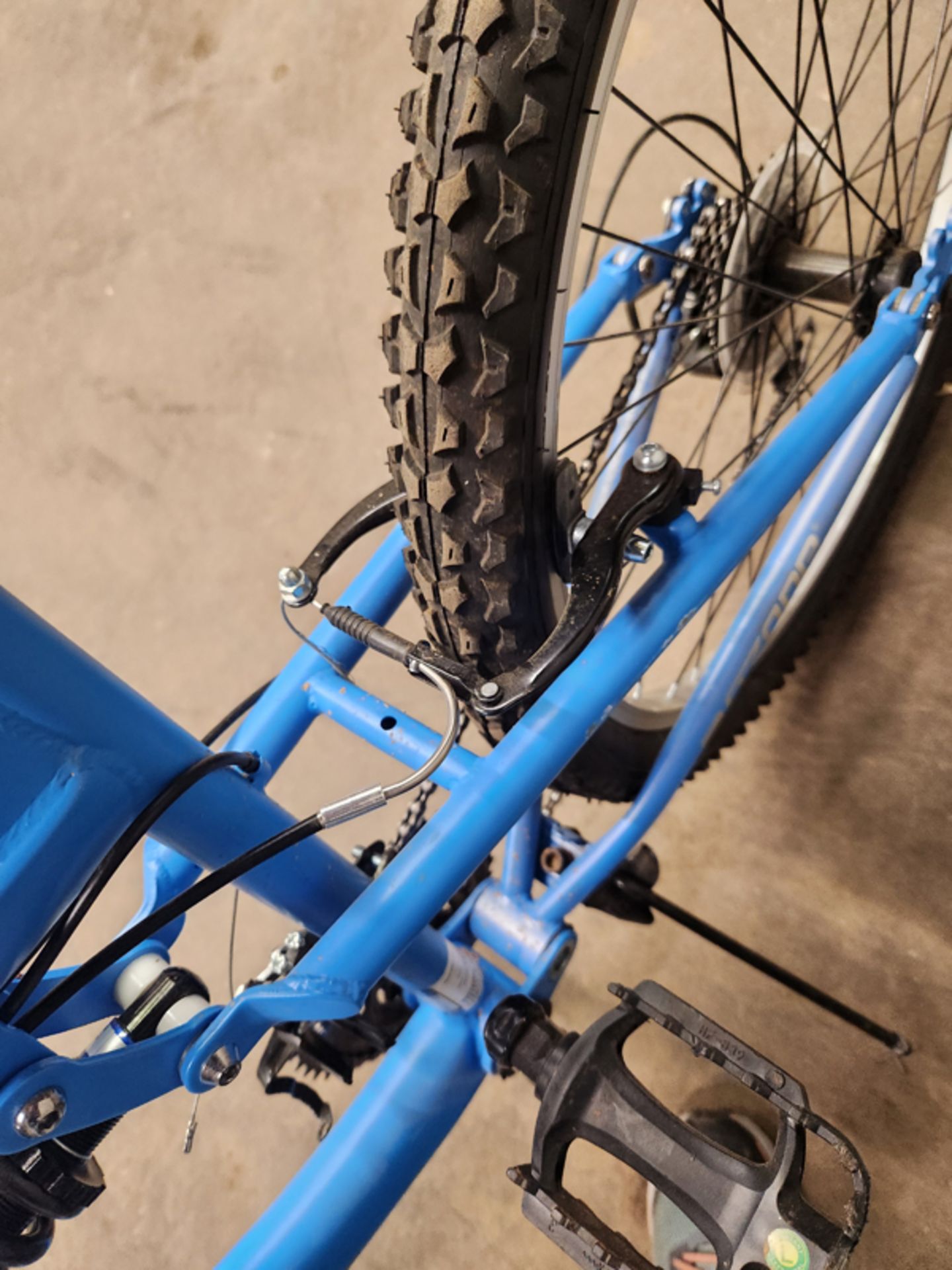 OZONE 24" EXHILARATE BICYCLE - BREAKS NEEDS REPAIRED - Image 12 of 12