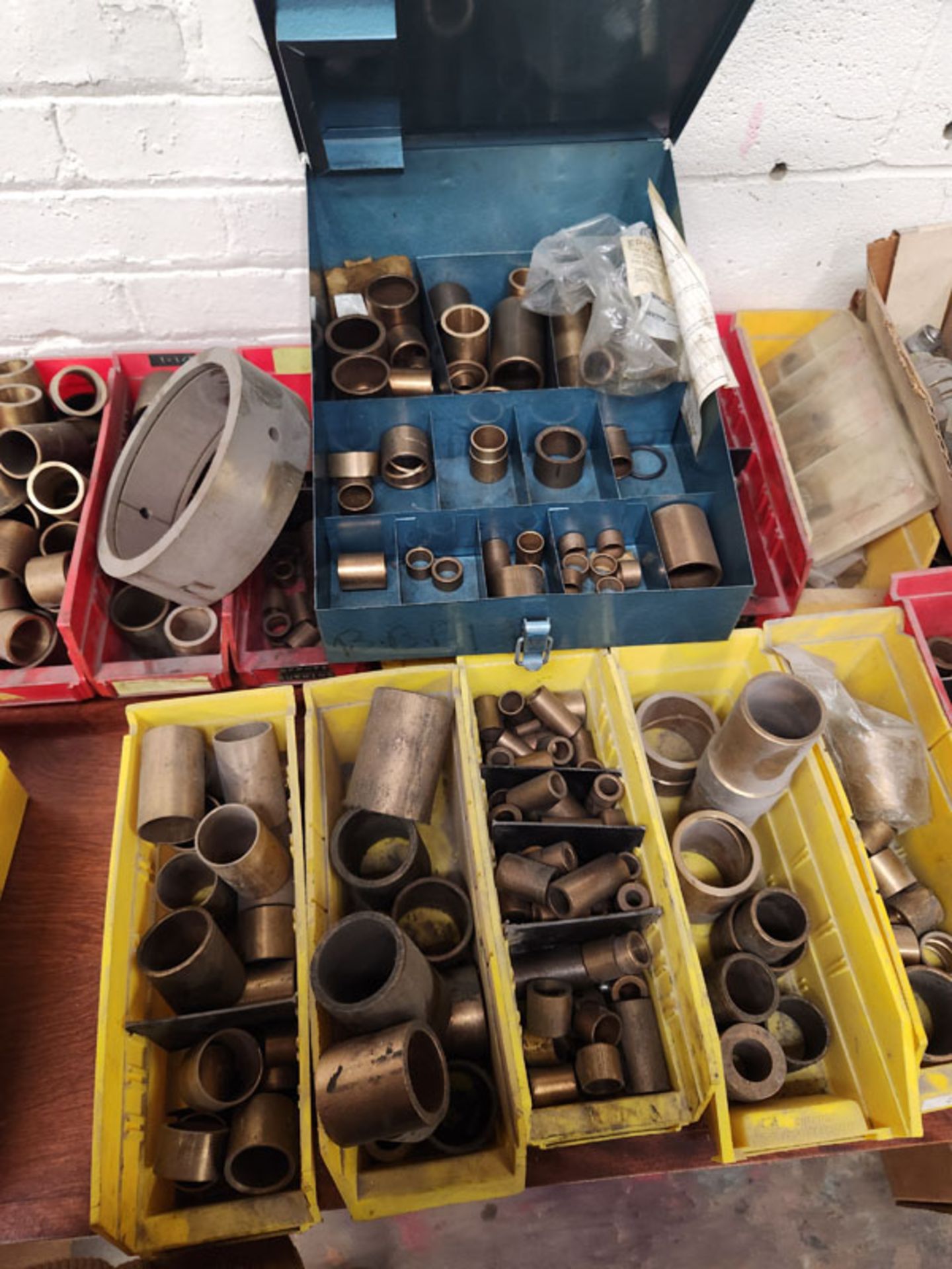 LOT OF BRASS FITTINGS AND PARTS - Image 3 of 7