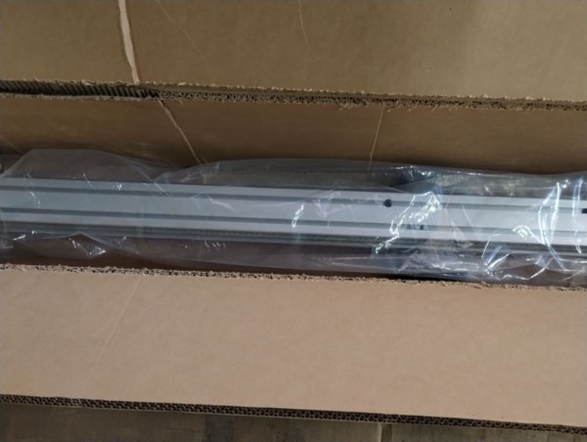 179" LINEAR ACTUATOR PART# 11237C01 --- Lot located at second location: 6800 Union ave. , Cleveland - Image 4 of 8