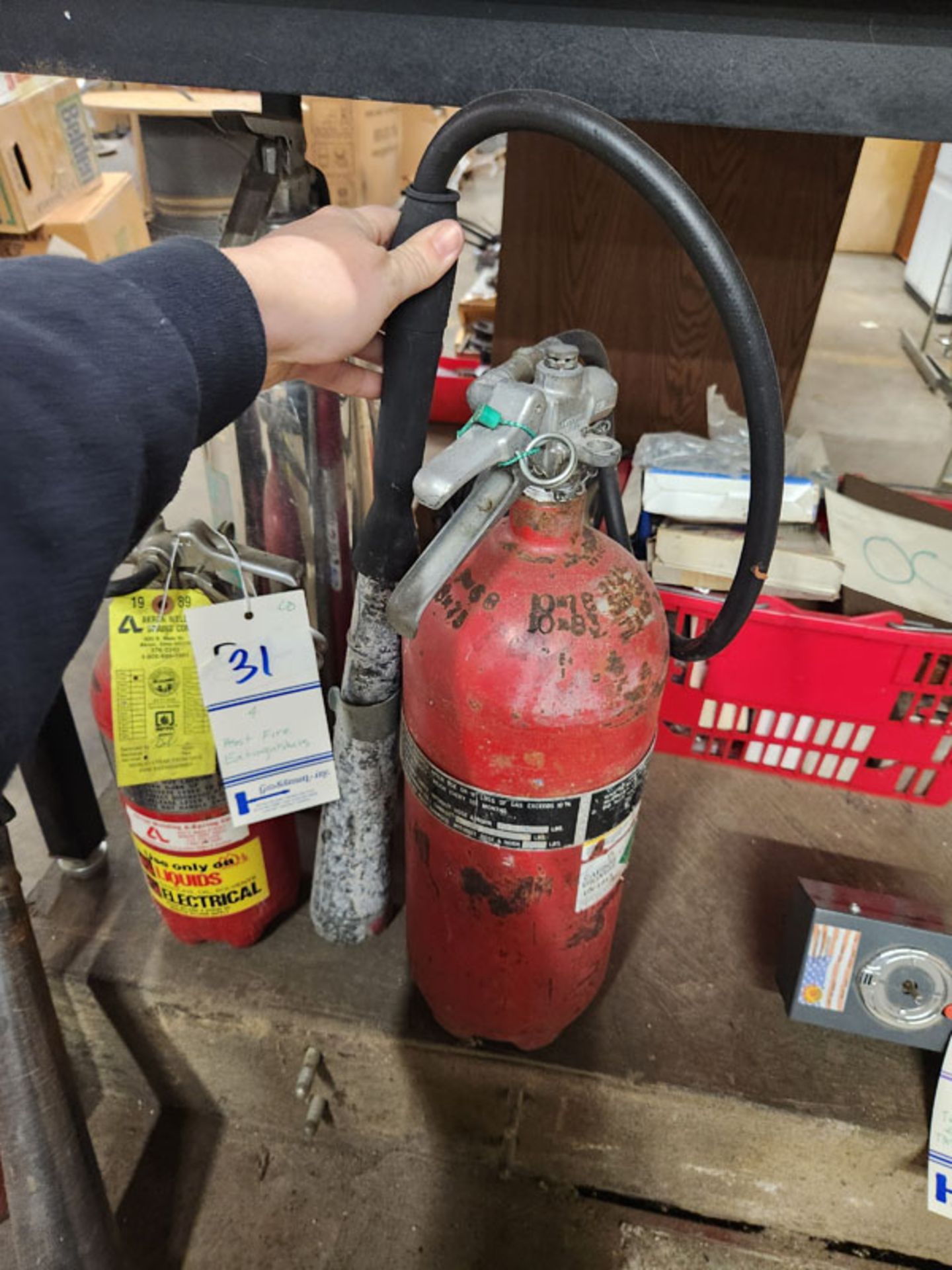 LOT OF 4 ASSORTED FIRE EXTINGUISHERS - Image 5 of 6