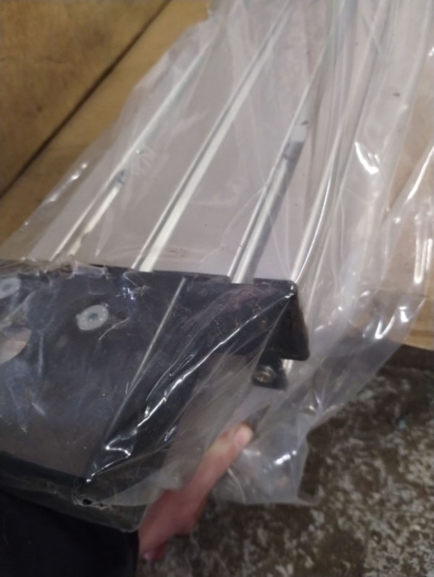 62" LINEAR ACTUATOR PART# 8676A01 -- Lot located at second location: 6800 Union ave. , Cleveland OH - Image 10 of 11