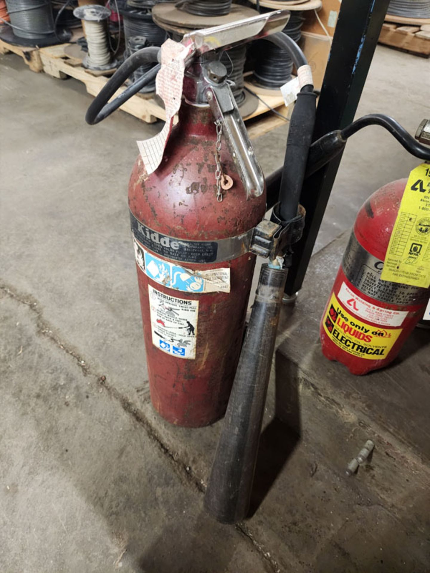LOT OF 4 ASSORTED FIRE EXTINGUISHERS - Image 3 of 6