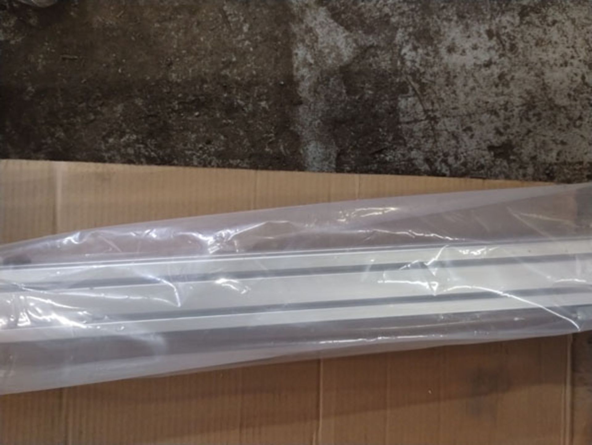 70" LINEAR ACTUATOR PART# 10764A01 -- Lot located at second location: 6800 Union ave. , Cleveland - Image 8 of 9