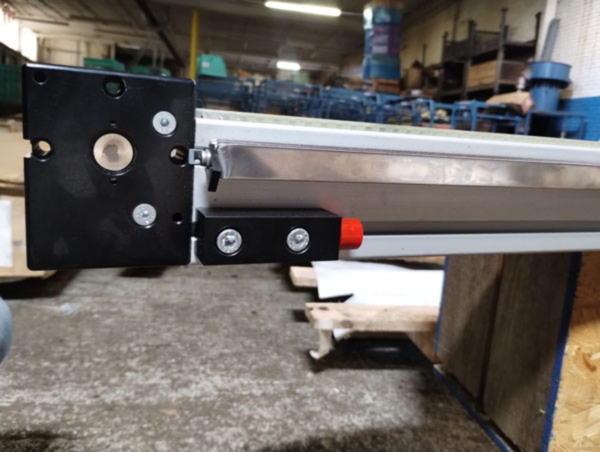 69.5" LINEAR ACTUATOR -- Lot located at second location: 6800 Union ave. , Cleveland OH - Image 4 of 13