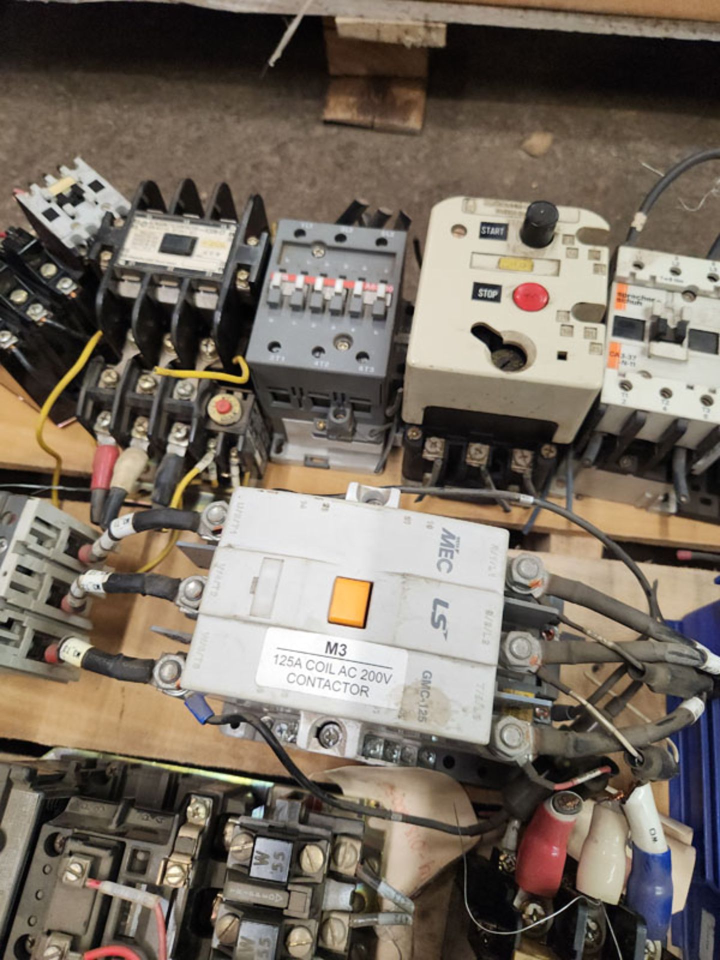 LOT OF CONTACTORS, STARTERS , RELAYS AND MISC - Image 9 of 10
