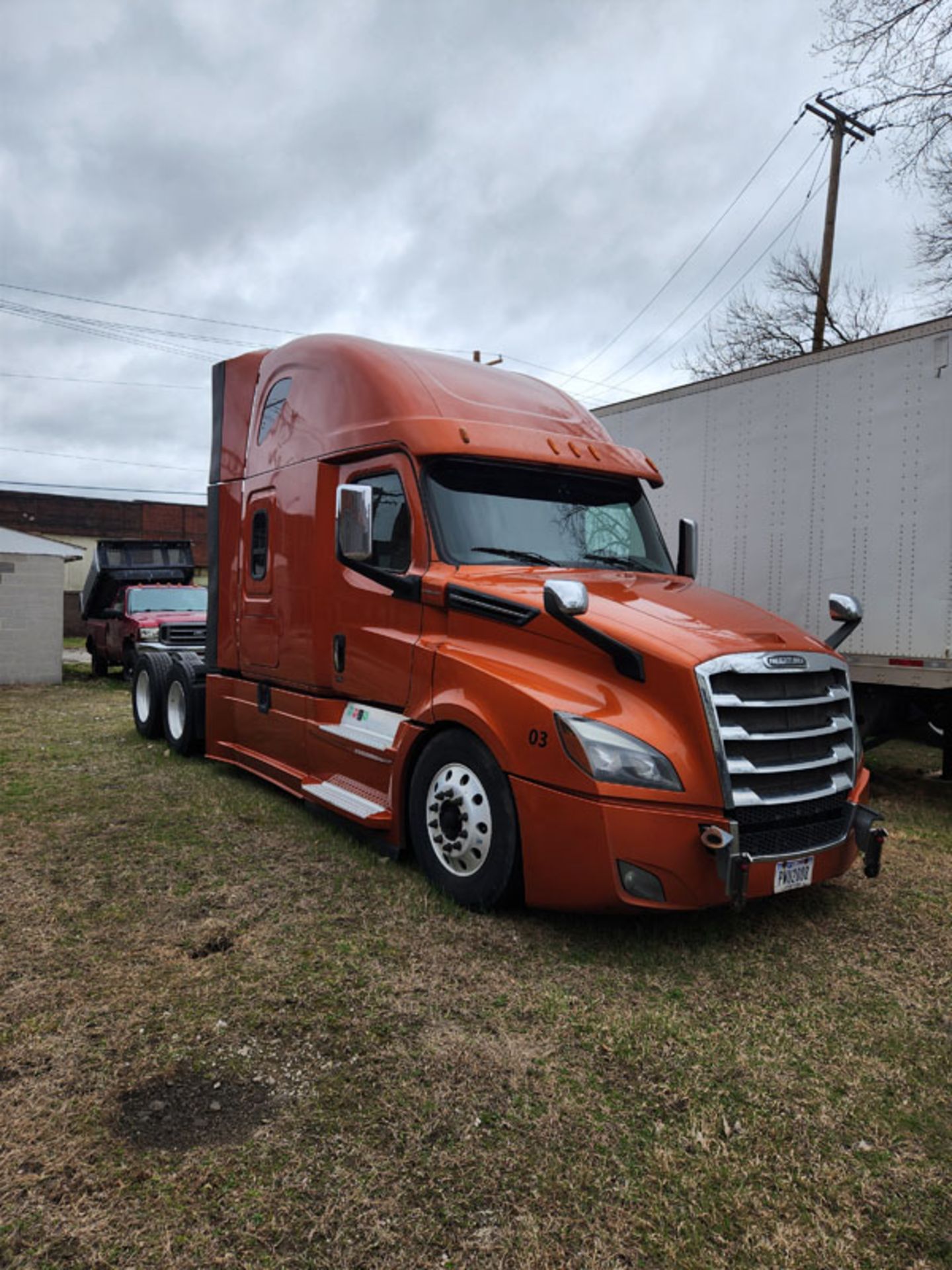 2018 FREIGHTLINER CASADIA 126 SLEEPER CAB VIN#: 3AKJHHDR8JSJS7273 C65 MILEAGE: 635,995 - Image 3 of 21