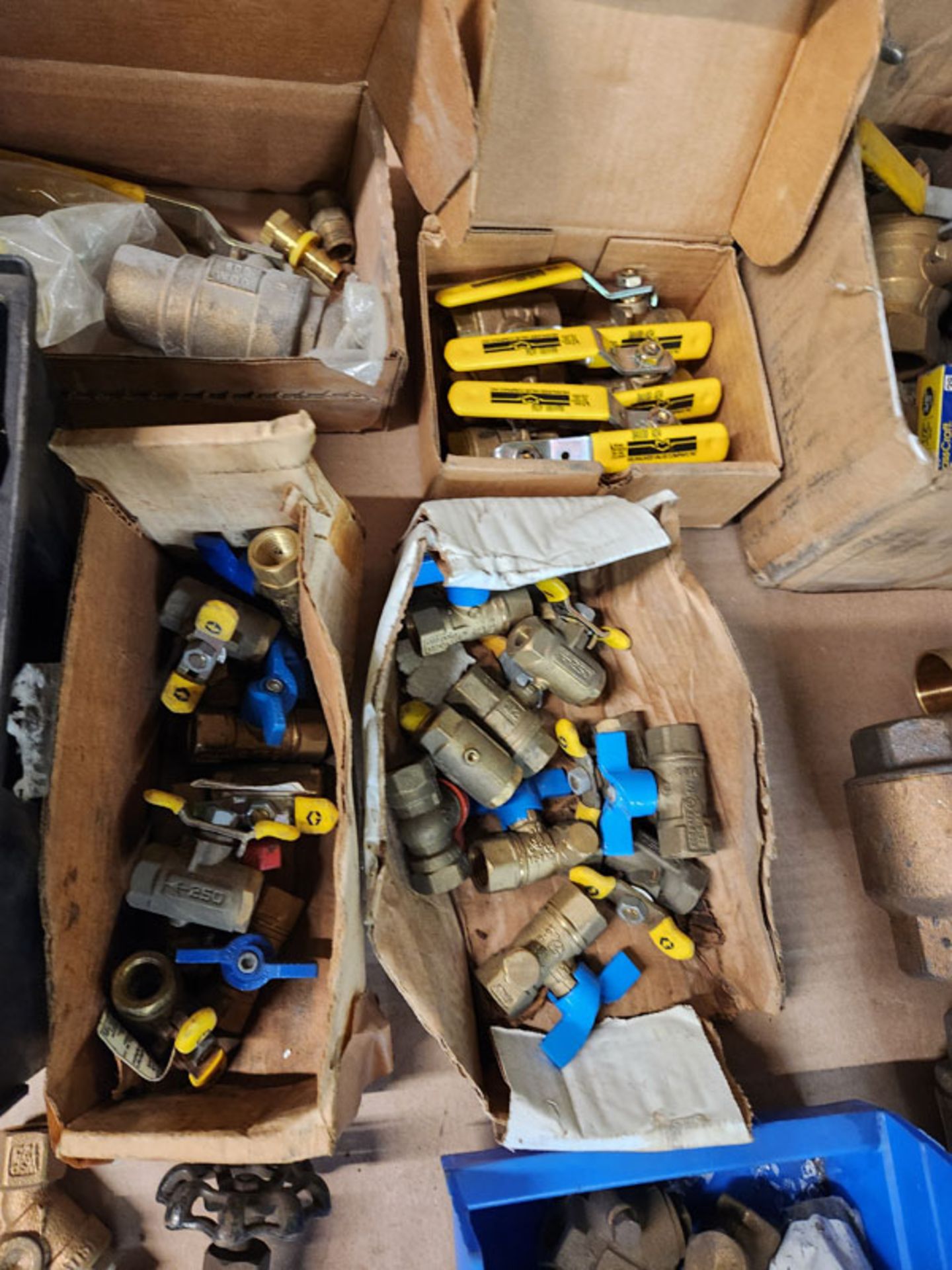 LOT OF BRASS VALVES - Image 5 of 10